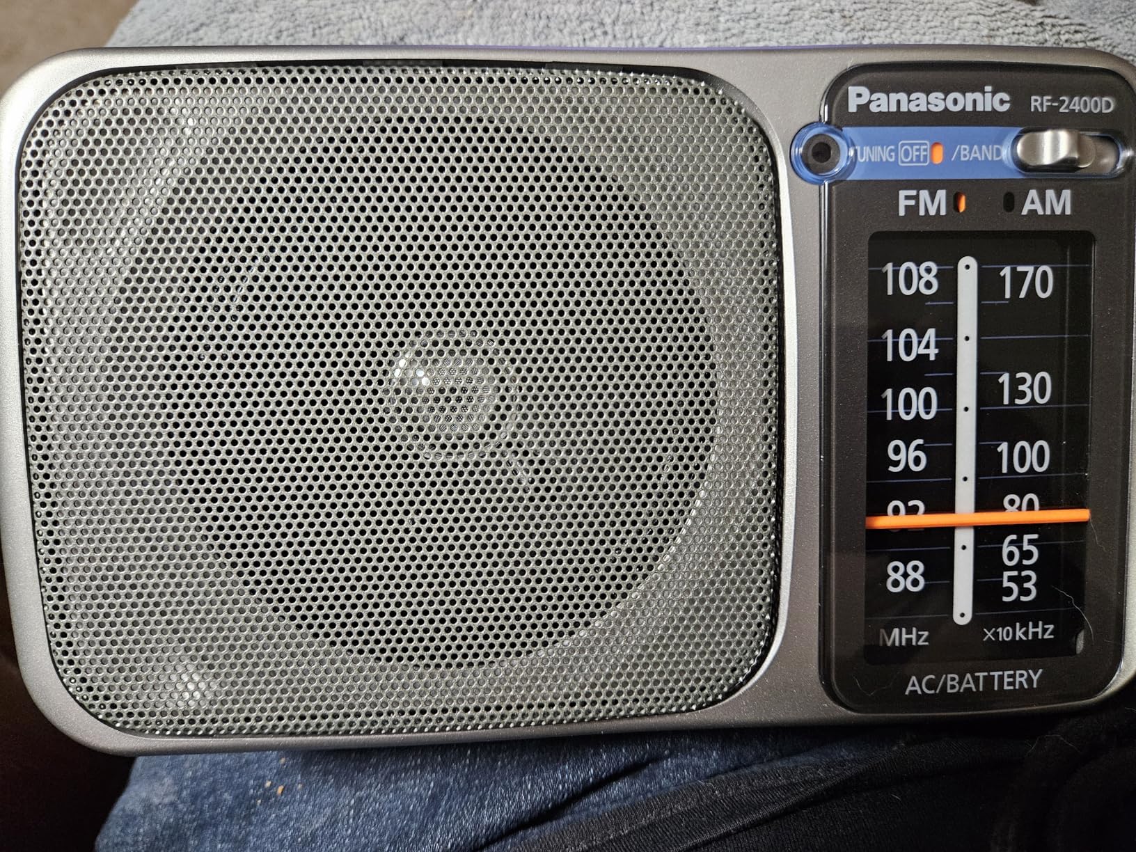 Panasonic Portable AM / FM Radio, Battery Operated Analog Radio, AC Powered, Silver (RF-2400D) Customer Review Panasonic Portable AM / FM Radio, Battery Operated Analog Radio, AC Powered, Silver (RF-2400D) - Customer Photo 2
