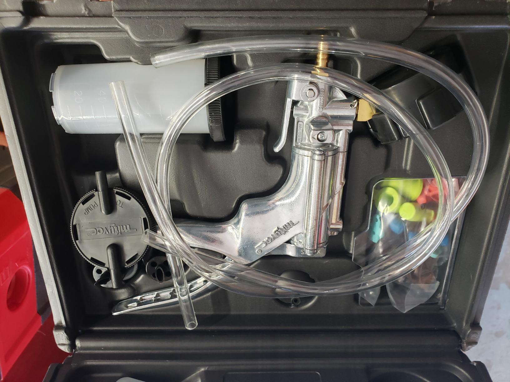 Mityvac MV8500 Silverline Elite Automotive Brake/Clutch Bleeding, Diesel Fuel Priming and Vacuum/Pressure Testing Kit, Ergonomic Design, Zinc-aluminum Die Cast, MV8510 Pump, 4.5oz Fluid Reservoir Customer Review Mityvac MV8500 Silverline Elite Automotive Brake/Clutch Bleeding, Diesel Fuel Priming and Vacuum/Pressure Testing Kit, Ergonomic Design, Zinc-aluminum Die Cast, MV8510 Pump, 4.5oz Fluid Reservoir - Customer Photo 1