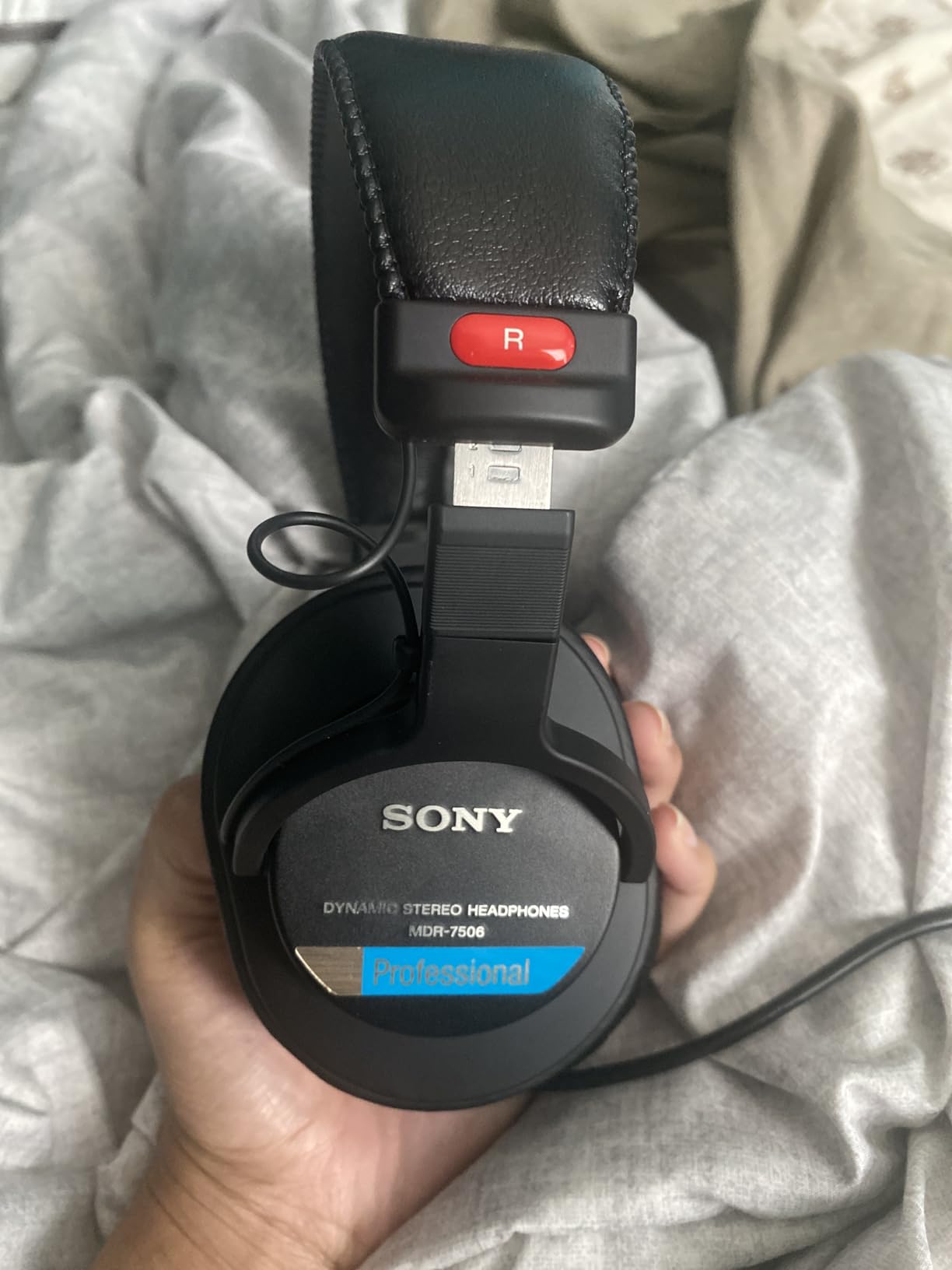 Sony MDR7506 Professional Large Diaphragm Headphone - Customer Photo 2