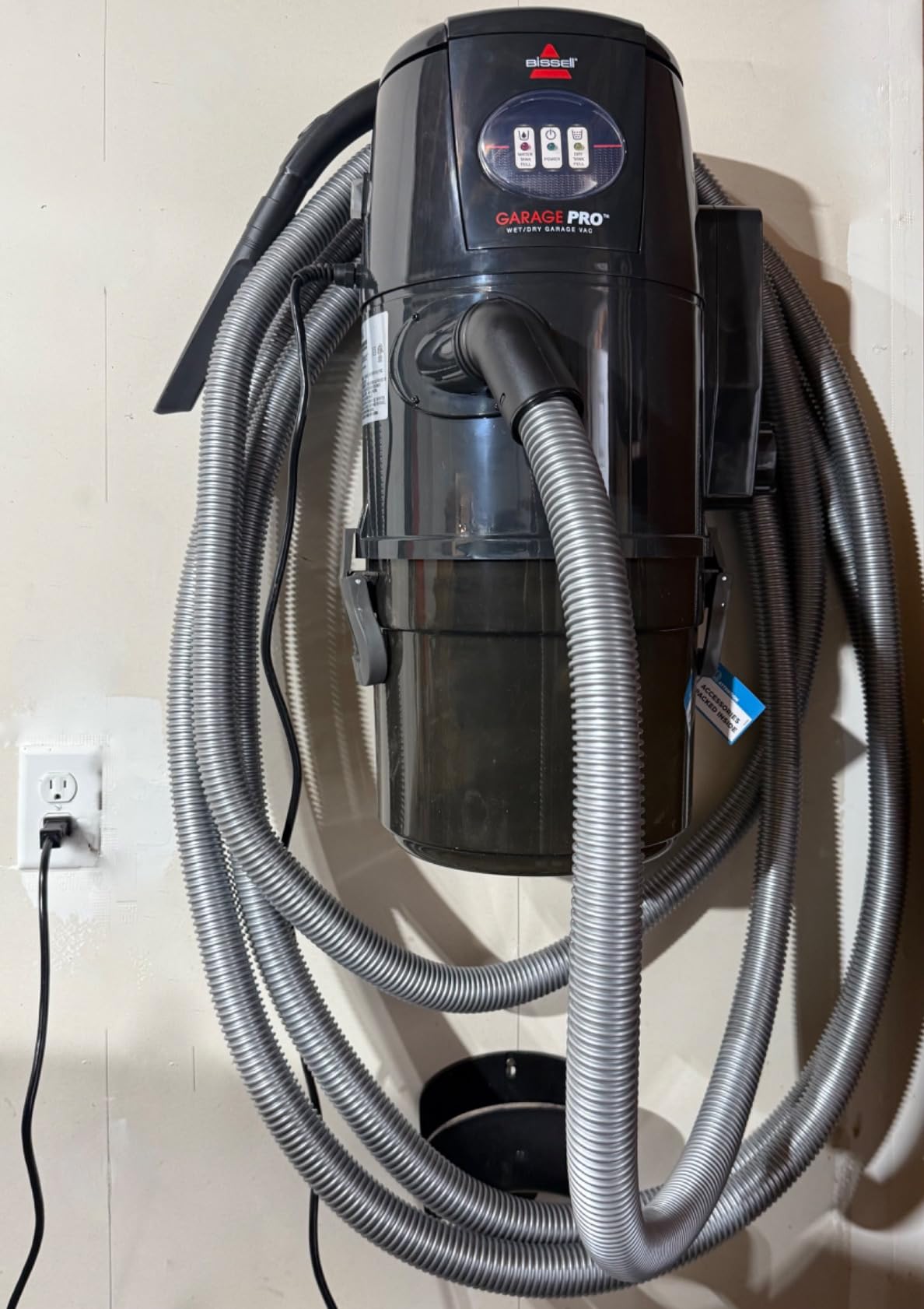 BISSELL Garage Pro Wall-Mounted Wet Dry Car Vacuum/Blower With Auto Tool Kit, 18P03 , Gray Customer Review BISSELL Garage Pro Wall-Mounted Wet Dry Car Vacuum/Blower With Auto Tool Kit, 18P03 , Gray - Customer Photo 2