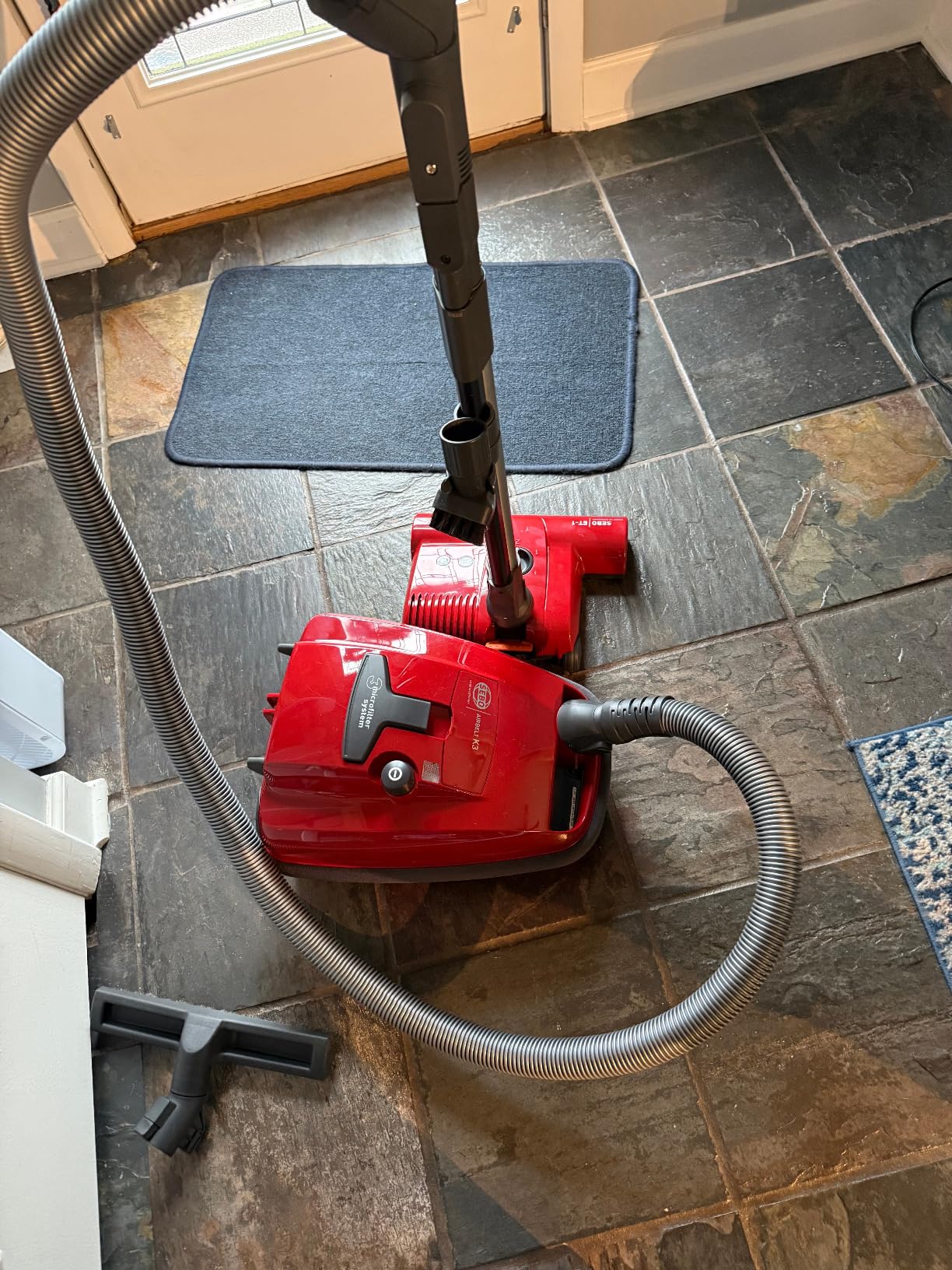 SEBO 9687AM AIRBELT K3 Premium Canister Vacuum Cleaner with 7-Year Motor Warranty, Comes with Powerful ET-1 Powerhead for Pets and Carpeting + Parquet Brush, 37-Foot Operating Radius, Made in Germany Customer Review SEBO 9687AM AIRBELT K3 Premium Canister Vacuum Cleaner with 7-Year Motor Warranty, Comes with Powerful ET-1 Powerhead for Pets and Carpeting + Parquet Brush, 37-Foot Operating Radius, Made in Germany - Customer Photo 1