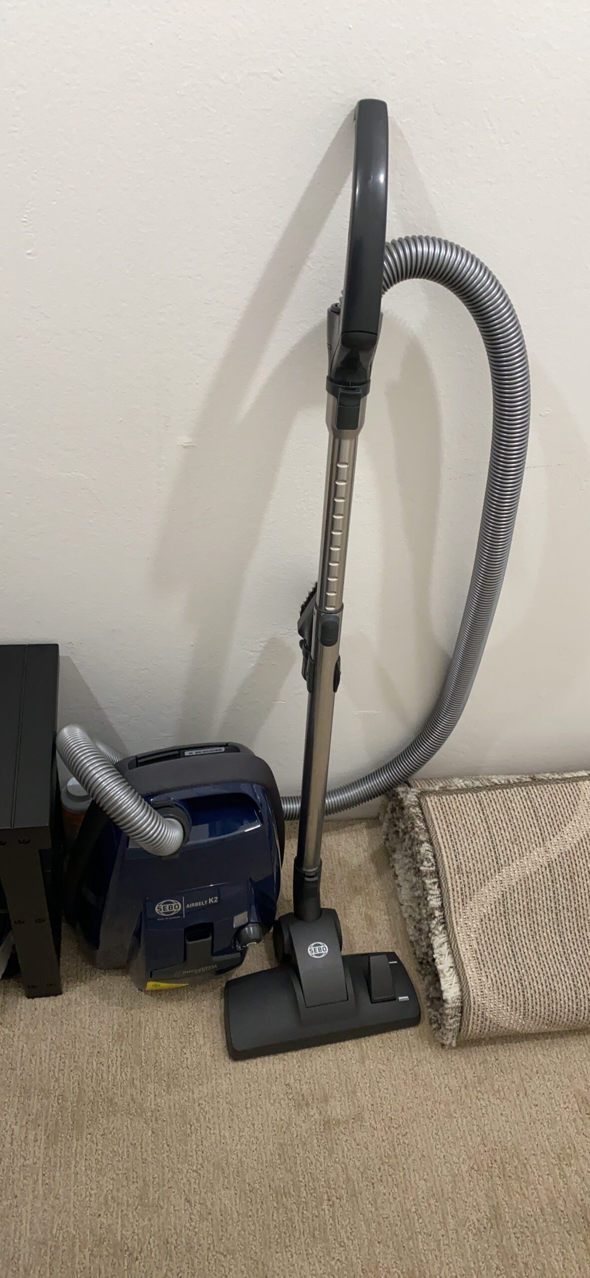 Sebo 9679AM AIRBELT K2 Kombi Canister Vacuum Cleaner with 7-Year Motor Warranty, Comes with Kombi Nozzle - Made for Bare Floors and Area Rugs Only, S-Class Filtration, Made in Germany Customer Review Sebo 9679AM AIRBELT K2 Kombi Canister Vacuum Cleaner with 7-Year Motor Warranty, Comes with Kombi Nozzle - Made for Bare Floors and Area Rugs Only, S-Class Filtration, Made in Germany - Customer Photo 1