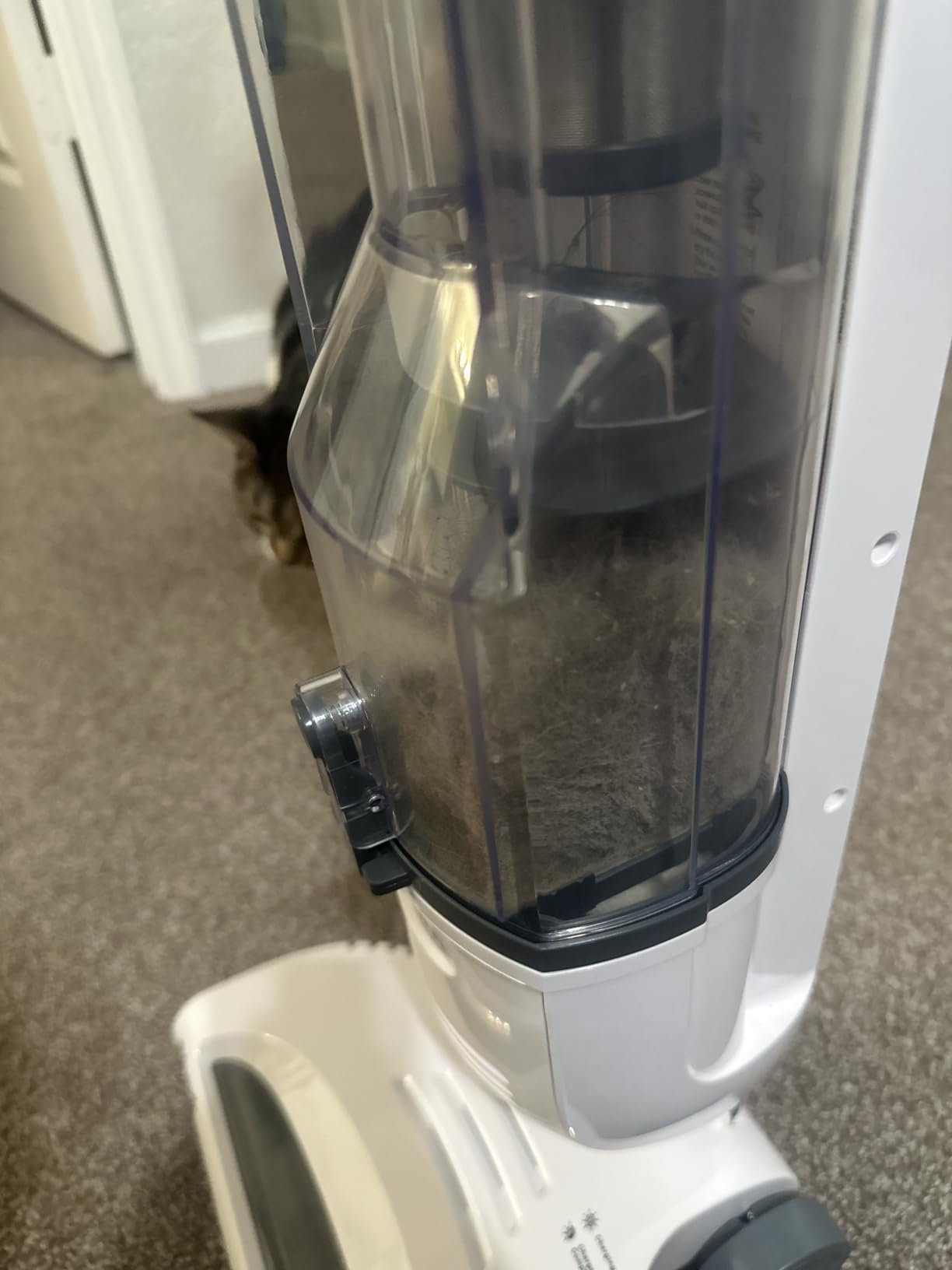 Shark SV1106 Navigator Freestyle Upright Bagless Cordless Stick Vacuum for Carpet, Hard Floor and Pet with XL Dust Cup and 2-Speed Brushroll, White/Grey Customer Review Shark SV1106 Navigator Freestyle Upright Bagless Cordless Stick Vacuum for Carpet, Hard Floor and Pet with XL Dust Cup and 2-Speed Brushroll, White/Grey - Customer Photo 2
