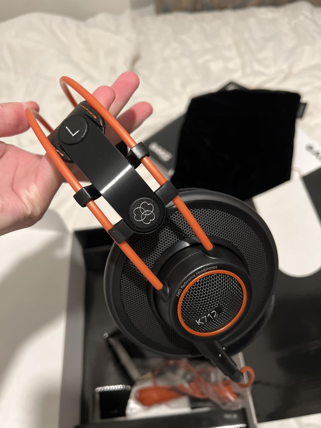 AKG Pro Audio K712 PRO Over-Ear Open Reference Studio Headphones, Black Customer Review AKG Pro Audio K712 PRO Over-Ear Open Reference Studio Headphones, Black - Customer Photo 2
