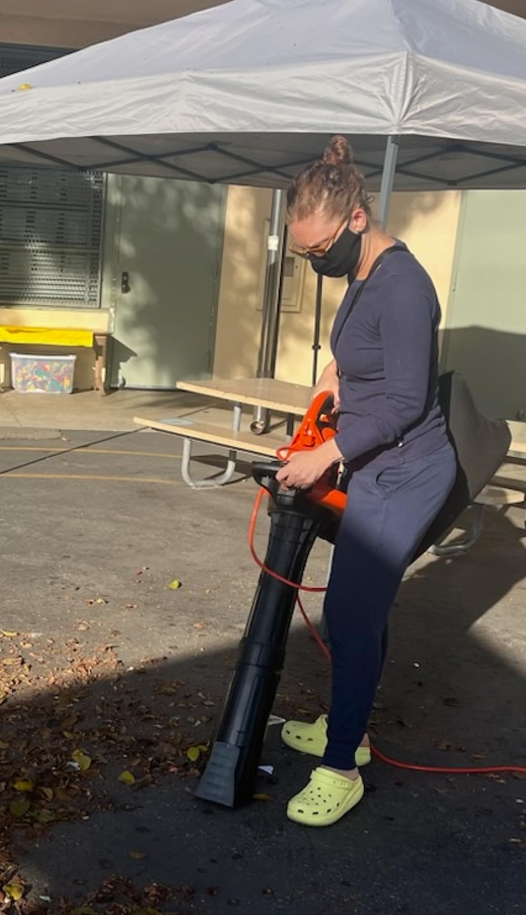 BLACK+DECKER Leaf Blower, Vacuum and Leaf Mulcher 3-in-1, Electric Blowers for lawn Care, 12 Amp, 250 MPH, 400 CFM (BV6000) Customer Review BLACK+DECKER Leaf Blower, Vacuum and Leaf Mulcher 3-in-1, Electric Blowers for lawn Care, 12 Amp, 250 MPH, 400 CFM (BV6000) - Customer Photo 3