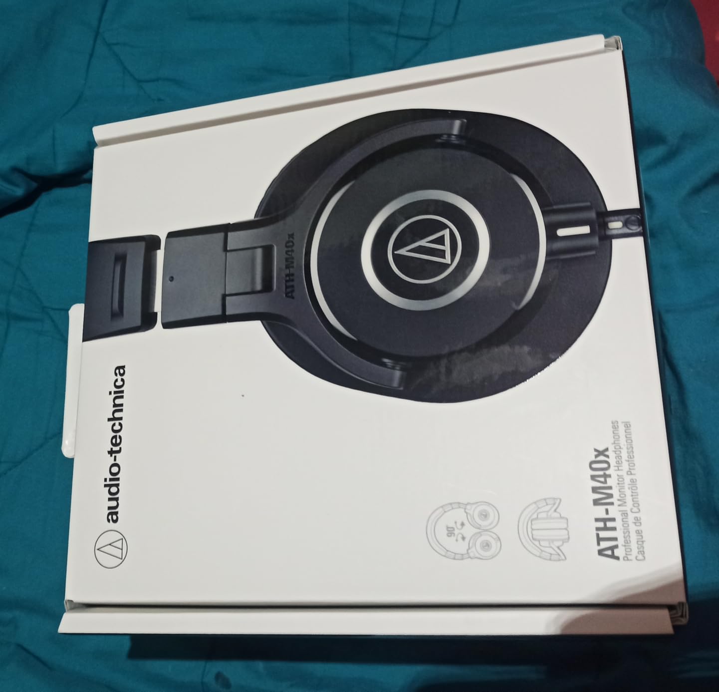 Audio-Technica ATH-M40x Professional Studio Monitor Headphone, Black (AUD ATHM40X) Customer Review Audio-Technica ATH-M40x Professional Studio Monitor Headphone, Black (AUD ATHM40X) - Customer Photo 1