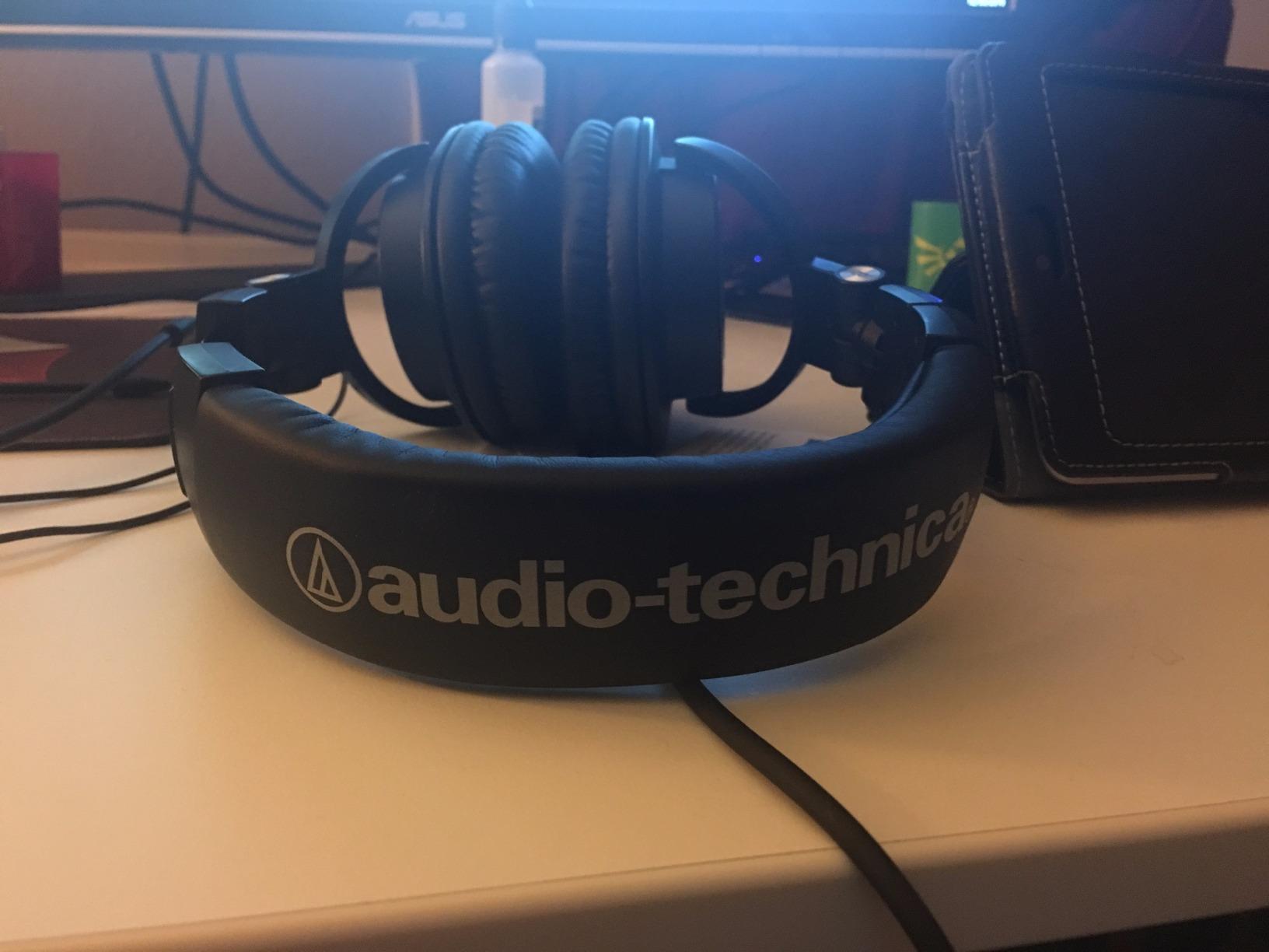 Audio-Technica ATH-M50x Professional Studio Monitor Headphones, Black Customer Review Audio-Technica ATH-M50x Professional Studio Monitor Headphones, Black - Customer Photo 1