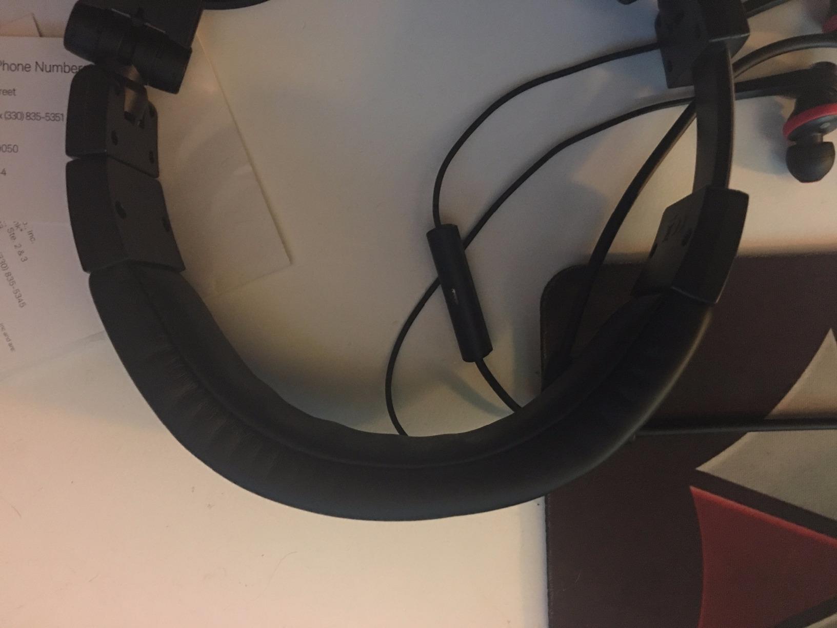 Audio-Technica ATH-M50x Professional Studio Monitor Headphones - Customer Photo 2