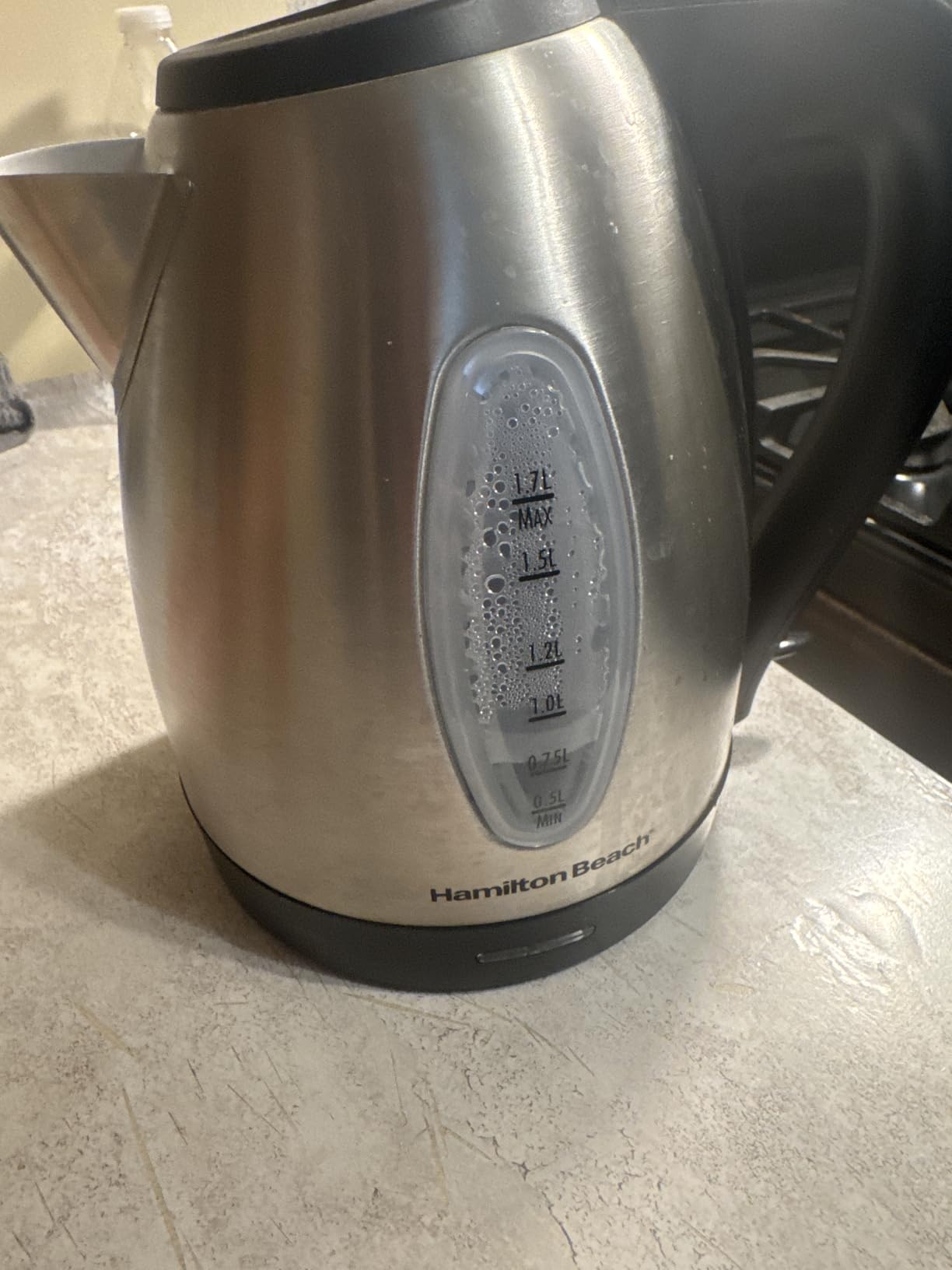 Hamilton Beach Electric Tea Kettle, Water Boiler & Heater, 1.7 Liter, Cordless Serving, 1500 Watts for Fast Boiling, Auto-Shutoff and Boil-Dry Protection, Stainless Steel (40880) Customer Review Hamilton Beach Electric Tea Kettle, Water Boiler & Heater, 1.7 Liter, Cordless Serving, 1500 Watts for Fast Boiling, Auto-Shutoff and Boil-Dry Protection, Stainless Steel (40880) - Customer Photo 1