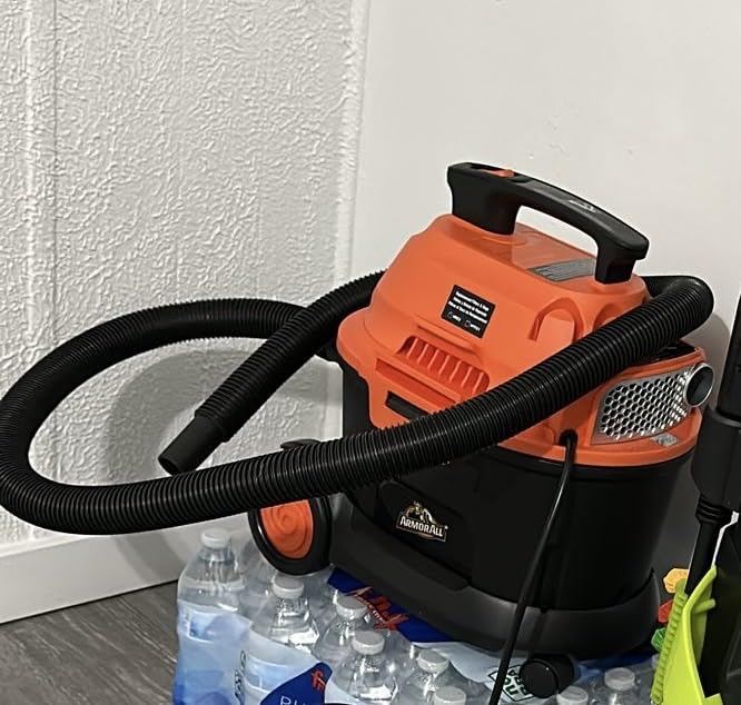 Armor All AA255W Wet/Dry Utility Vac 2.5 Gallon, 2.5-Gallon,120 Volts (AC), Orange/Black Customer Review Armor All AA255W Wet/Dry Utility Vac 2.5 Gallon, 2.5-Gallon,120 Volts (AC), Orange/Black - Customer Photo 2