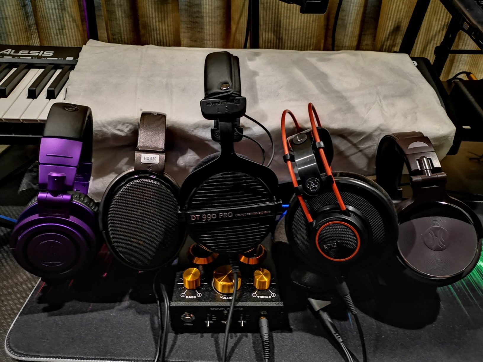 beyerdynamic DT 990 PRO 250 ohm - LIMITED EDITION (Black, Straight Cable) Customer Review beyerdynamic DT 990 PRO 250 ohm - LIMITED EDITION (Black, Straight Cable) - Customer Photo 1