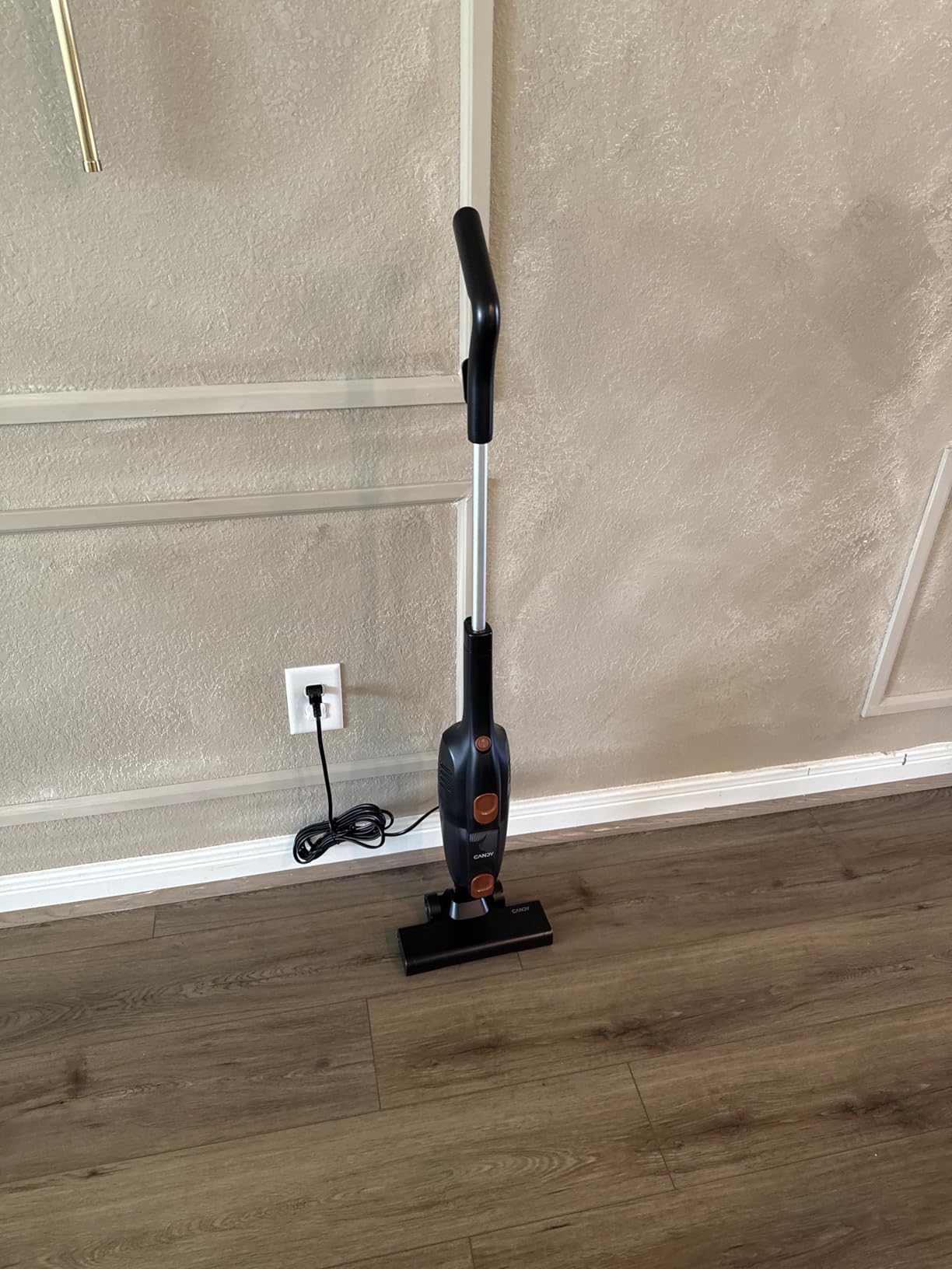 Corded Stick Vacuum Cleaner, Powerful Suction Handheld Vacuum with One-Click Dust Disposal, 3-in-1 Use for Hard Floor, Ceramic Tile, 0.8 Liters Capacity, Easy Clean - Customer Photo 1
