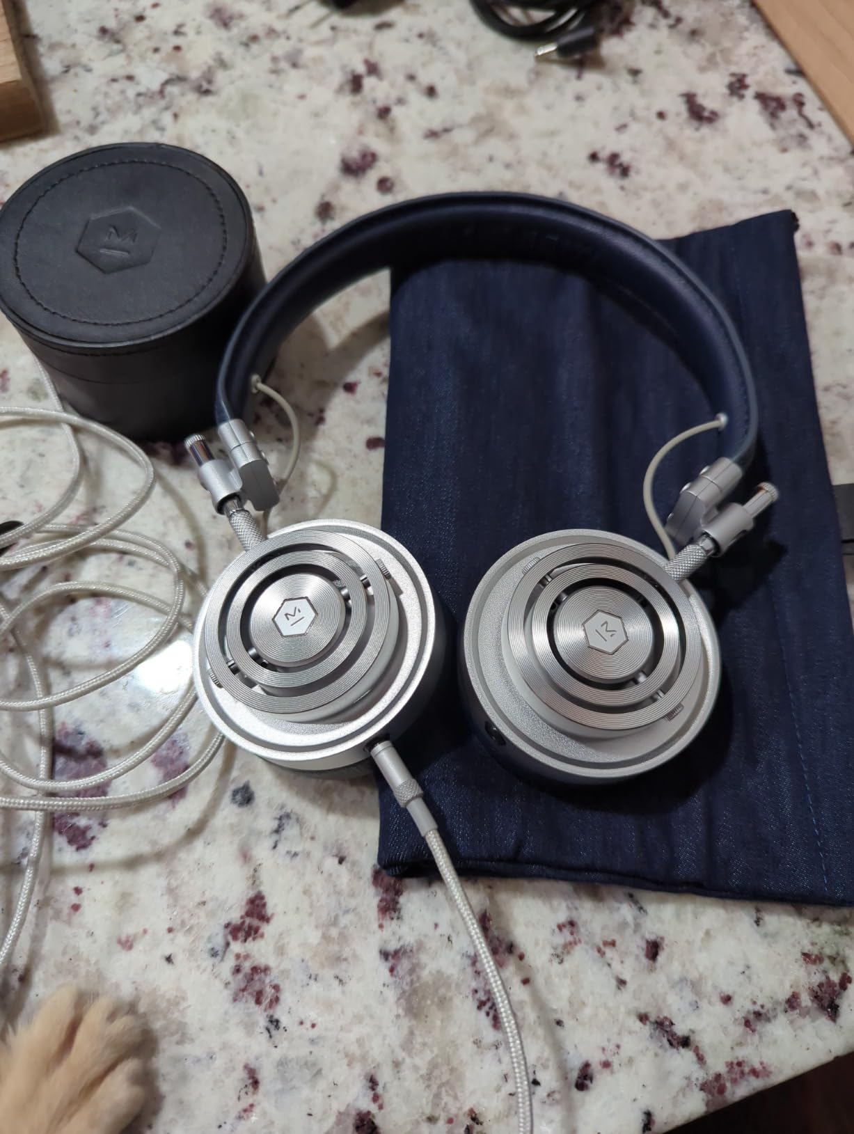MH30 On Ear Headphone Gunmetal/Alcantara Customer Review MH30 On Ear Headphone Gunmetal/Alcantara - Customer Photo 2