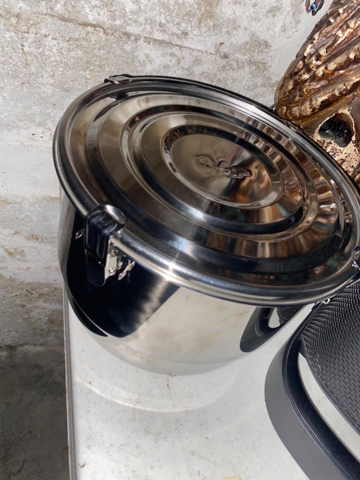 CVAULT 1/2 lb Storage Container | Smell-Proof, Air Tight & Light Resistant | Food Grade Stainless Steel | Includes 62% RH Pack Customer Review CVAULT 1/2 lb Storage Container | Smell-Proof, Air Tight & Light Resistant | Food Grade Stainless Steel | Includes 62% RH Pack - Customer Photo 1