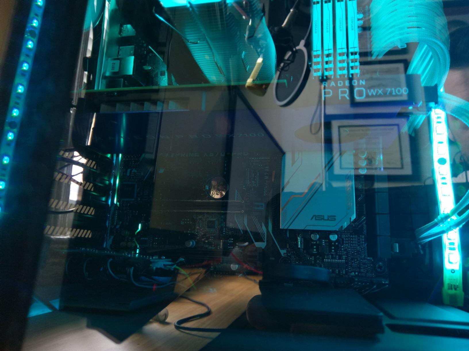 AMD Radeon Pro WX 7100 8GB 256-bit GDDR5 Video Cards - Workstation Customer Review AMD Radeon Pro WX 7100 8GB 256-bit GDDR5 Video Cards - Workstation - Customer Photo 2