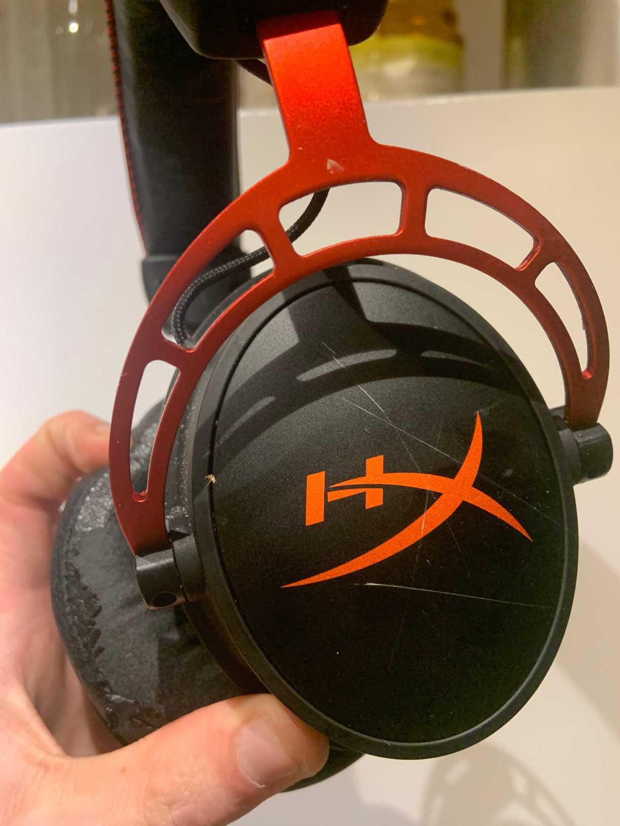 HyperX Cloud Alpha - Gaming Headset, Dual Chamber Drivers, Legendary Comfort, Aluminum Frame, Detachable Microphone, Works on PC, PS4, PS5, Xbox One/ Series X|S, Nintendo Switch and Mobile - Red customer photo 2