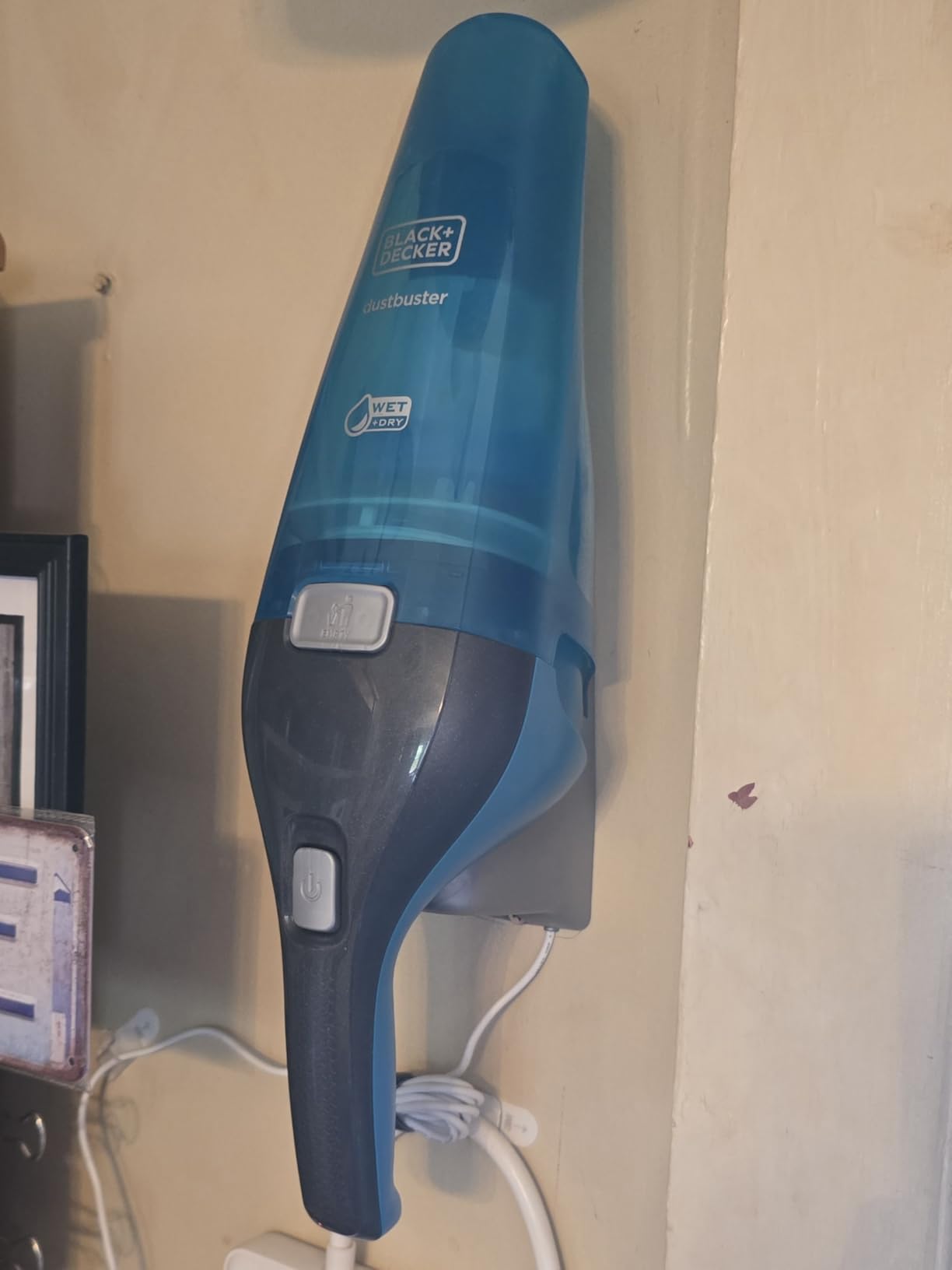 BLACK+DECKER dustbuster Wet/Dry Handheld Vacuum, Cordless Hand Vac (HNVC215BW52) Customer Review BLACK+DECKER dustbuster Wet/Dry Handheld Vacuum, Cordless Hand Vac (HNVC215BW52) - Customer Photo 2
