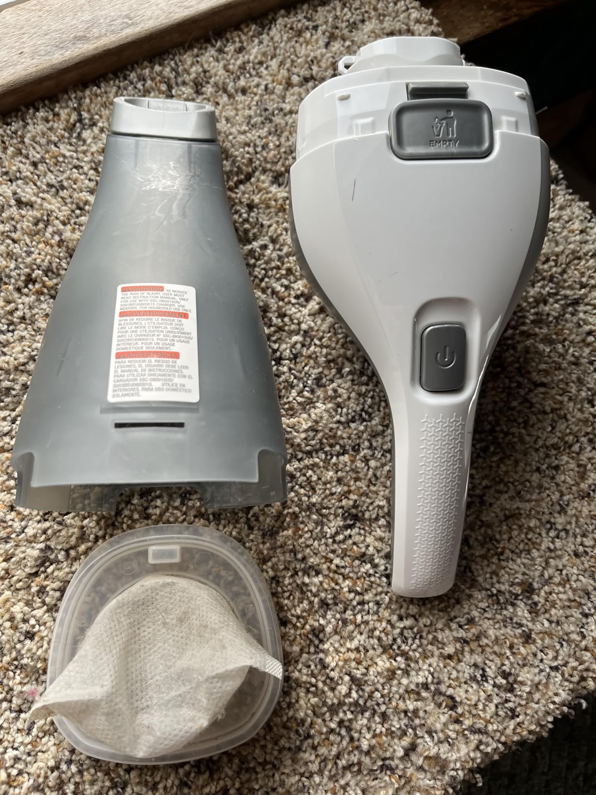 BLACK+DECKER dustbuster QuickClean Cordless Handheld Vacuum, Car Vacuum Portable (HNVC215B10) Customer Review BLACK+DECKER dustbuster QuickClean Cordless Handheld Vacuum, Car Vacuum Portable (HNVC215B10) - Customer Photo 1