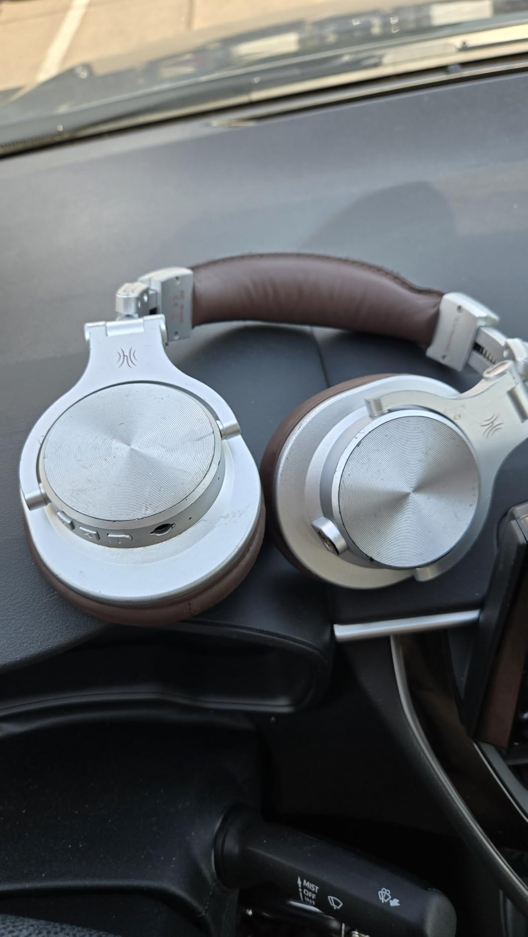 OneOdio A70 Bluetooth Over Ear Headphones Customer Review OneOdio A70 Bluetooth Over Ear Headphones - Customer Photo 1