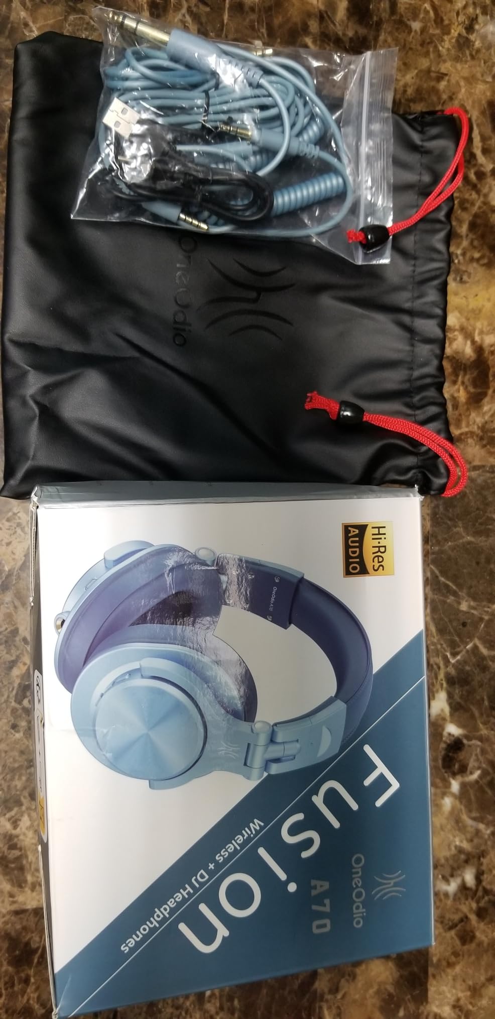OneOdio A70 Bluetooth Over Ear Headphones, Wireless Headphones with 72H Playtime, Hi-Res, Built-in Mic, 3.5mm/6.35mm Wired Audio Jack for Studio Monitor & Mixing DJ Guitar AMP, Computer Laptop PC Customer Review OneOdio A70 Bluetooth Over Ear Headphones, Wireless Headphones with 72H Playtime, Hi-Res, Built-in Mic, 3.5mm/6.35mm Wired Audio Jack for Studio Monitor & Mixing DJ Guitar AMP, Computer Laptop PC - Customer Photo 3