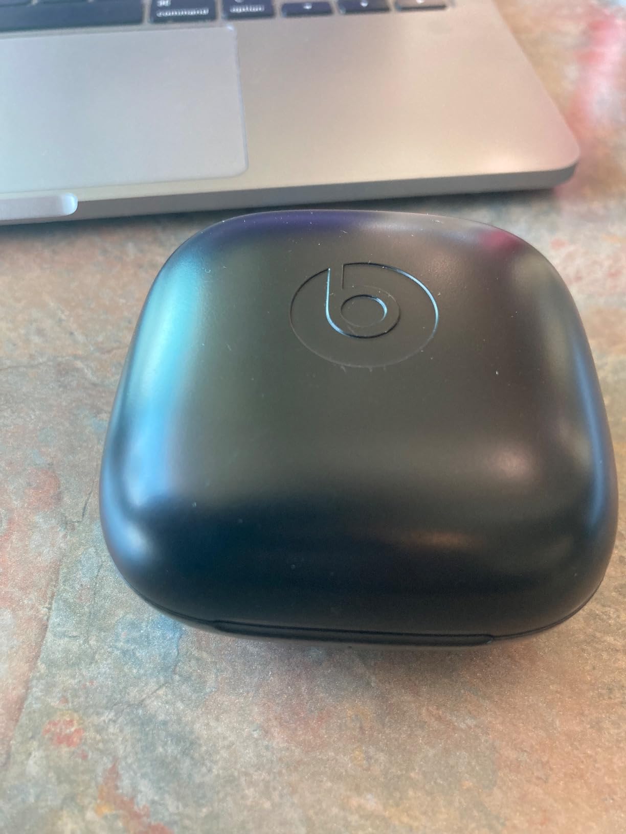 Powerbeats Pro Wireless Earbuds - Apple H1 Headphone Chip, Class 1 Bluetooth Headphones, 9 Hours of Listening Time, Sweat Resistant, Built-in Microphone - Black Customer Review Powerbeats Pro Wireless Earbuds - Apple H1 Headphone Chip, Class 1 Bluetooth Headphones, 9 Hours of Listening Time, Sweat Resistant, Built-in Microphone - Black - Customer Photo 1
