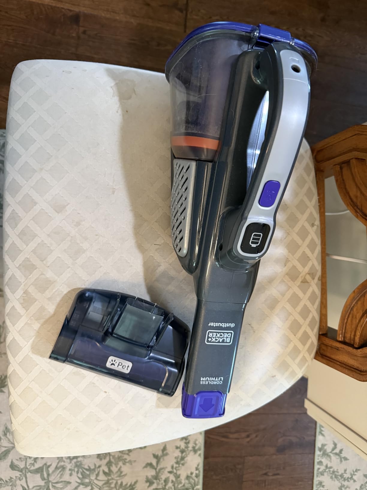 BLACK+DECKER dust buster Handheld Vacuum Cordless Rechargeable Pet Hair, Portable Home and Car Vacuum, Powerful Suction , Washable Bowl and Filter, furbuster AdvancedClean+ (HHVK515JP07) Customer Review BLACK+DECKER dust buster Handheld Vacuum Cordless Rechargeable Pet Hair, Portable Home and Car Vacuum, Powerful Suction , Washable Bowl and Filter, furbuster AdvancedClean+ (HHVK515JP07) - Customer Photo 1