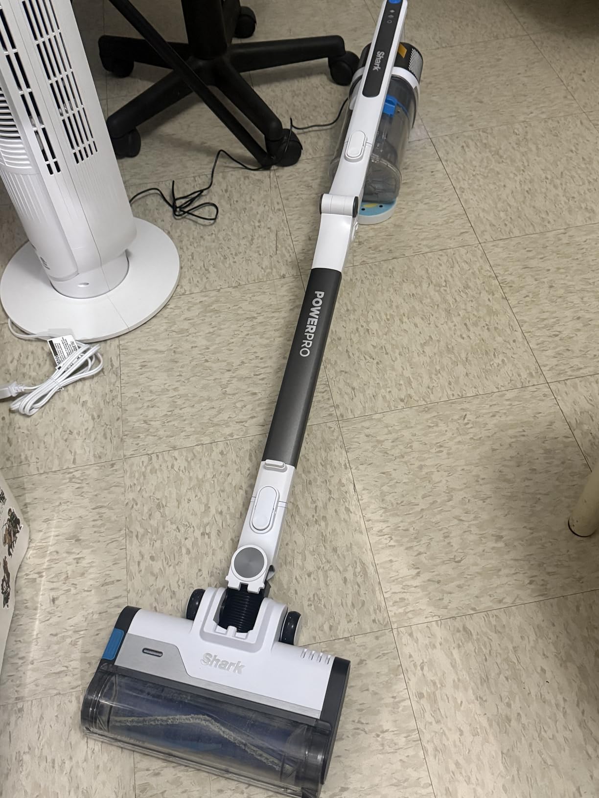 Shark | Pet Cordless Vacuum Cleaner | LED Headlights | Removable Handheld Vacuum for Pet Hair | Crevice Tool & Pet Multi-Tool Included | 40min Runtime | For Carpet & Hard Floors | Grey | IX141 - Customer Photo 2