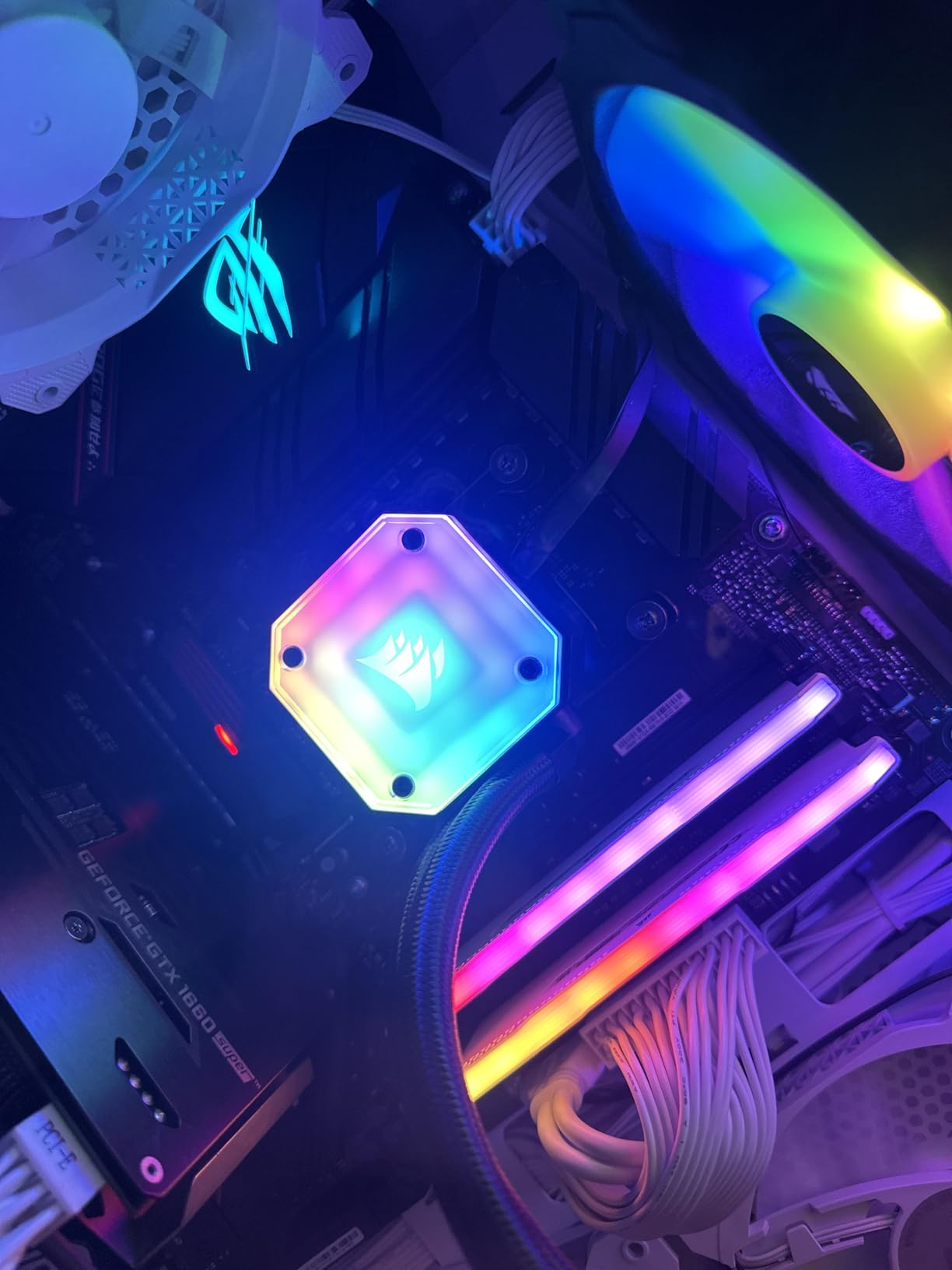AMD Ryzen 7 3700X 8-Core, 16-Thread Unlocked Desktop Processor with Wraith Prism LED Cooler Customer Review AMD Ryzen 7 3700X 8-Core, 16-Thread Unlocked Desktop Processor with Wraith Prism LED Cooler - Customer Photo 1
