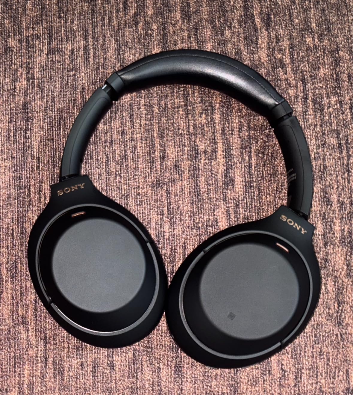 Sony WH-1000XM4 Wireless Premium Noise Canceling Overhead Headphones with Mic for Phone-Call and Alexa Voice Control, Black WH1000XM4 Customer Review Sony WH-1000XM4 Wireless Premium Noise Canceling Overhead Headphones with Mic for Phone-Call and Alexa Voice Control, Black WH1000XM4 - Customer Photo 1