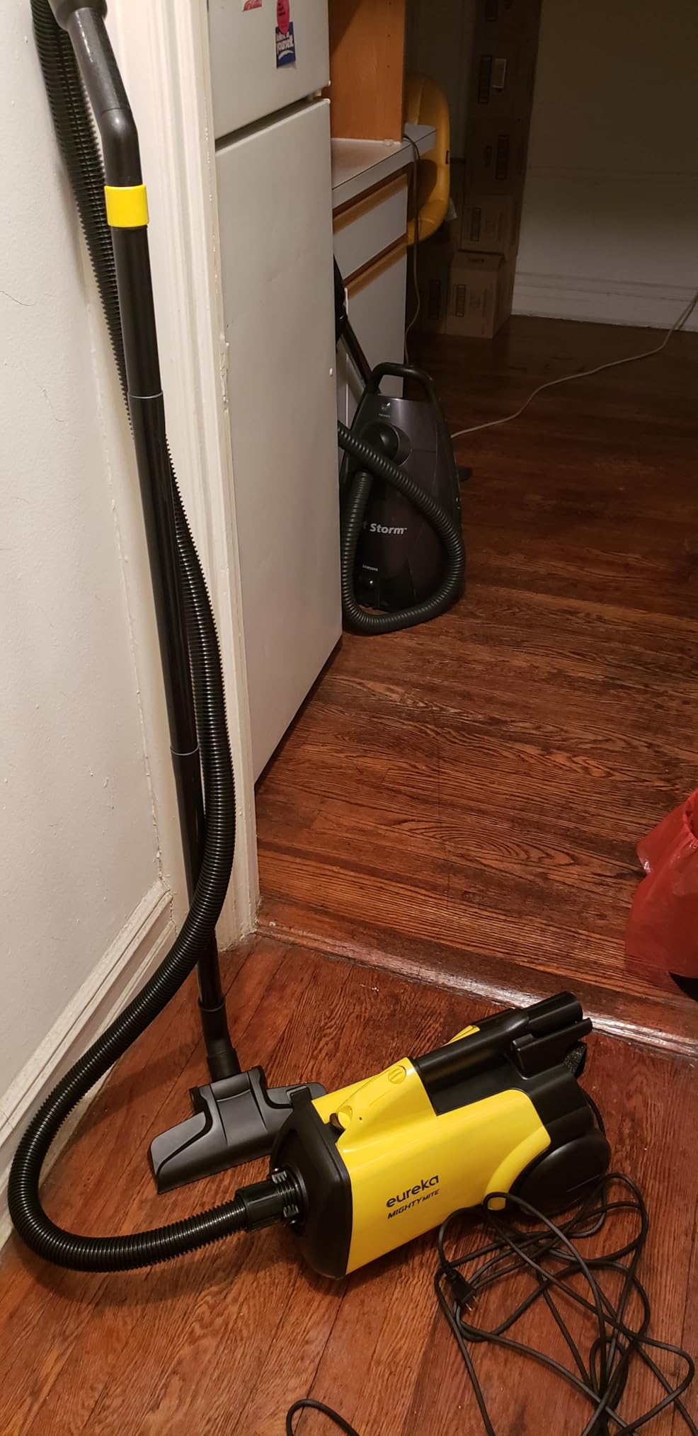 Eureka 3670M Canister Cleaner, Lightweight Powerful Vacuum for Carpets and Hard floors, w/ 5bags,Yellow Customer Review Eureka 3670M Canister Cleaner, Lightweight Powerful Vacuum for Carpets and Hard floors, w/ 5bags,Yellow - Customer Photo 1