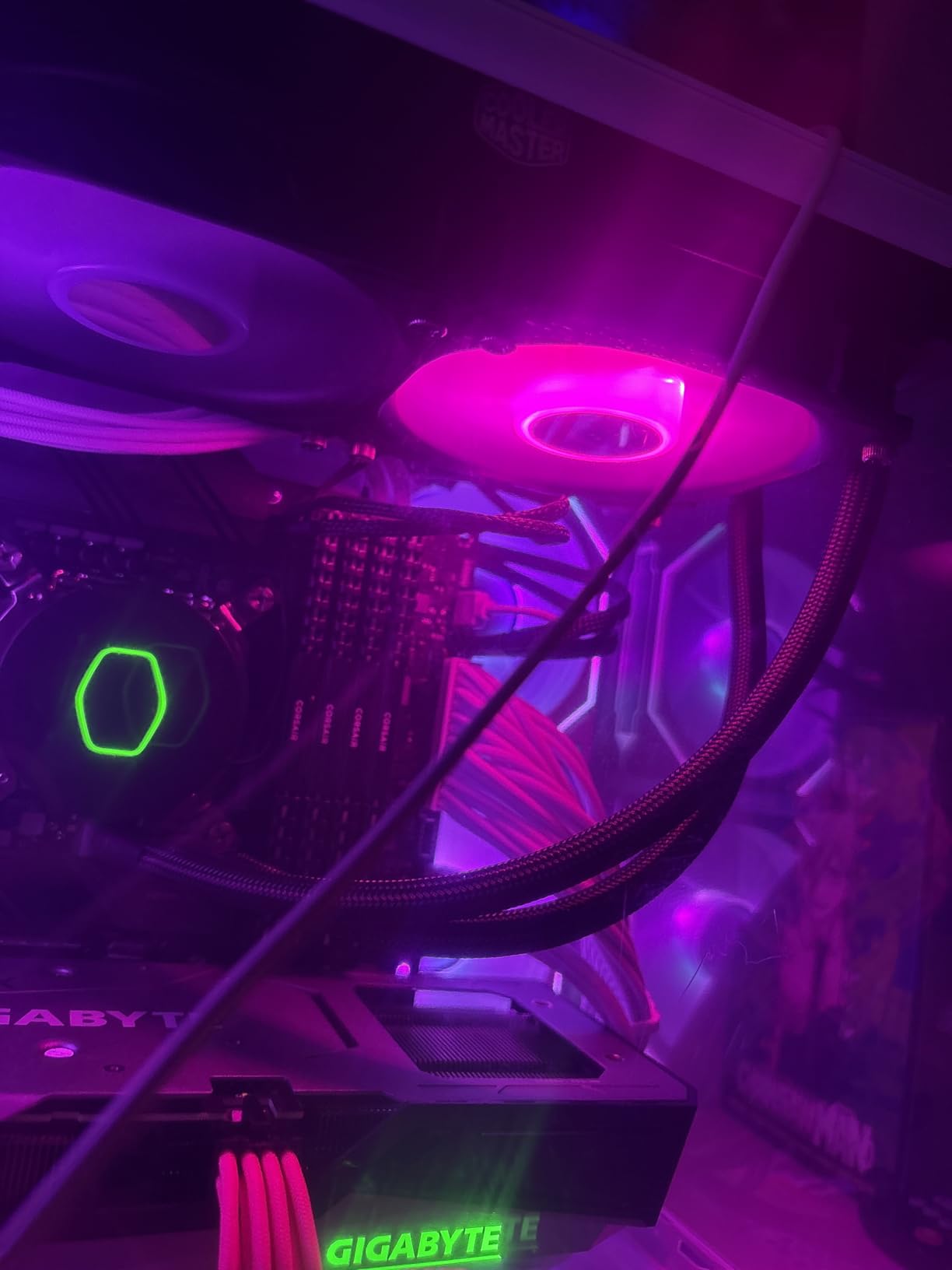 CoolerMaster MasterLiquid ML240L RGB V2, Close-Loop AIO CPU Liquid Cooler, Gen3 Dual Chamber Pump, 240mm Radiator, SickleFlow 120 PWM ARGB, AMD Ryzen AM5/AM4, Intel LGA1700/1200 customer photo 1