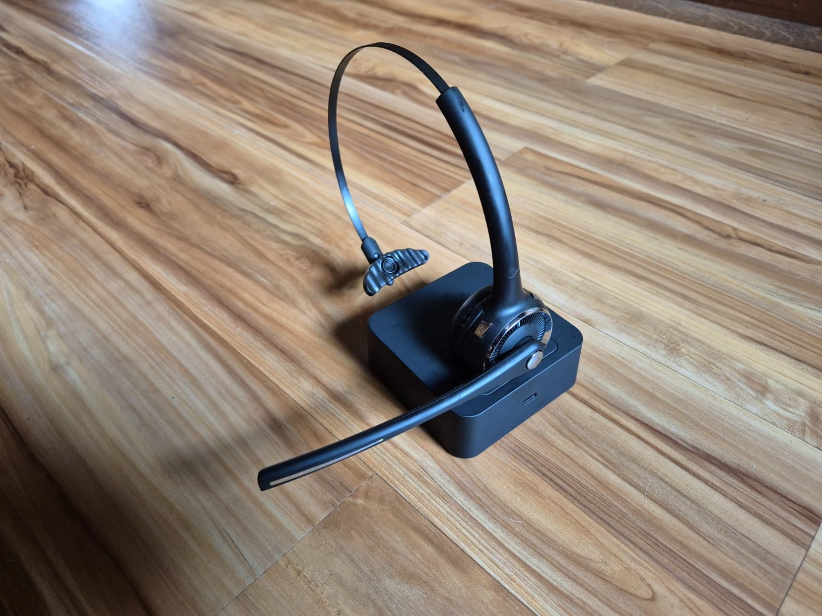 Trucker Bluetooth Angteela Headset with Microphone, Wireless Cell Phone Headset with Noise Canceling Mic Charging Base Mute Function for Home Office Call Center Skype - Customer Photo 1
