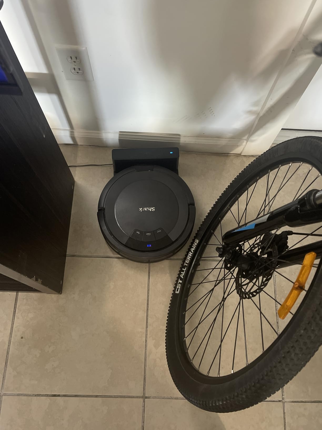 Shark AV752 ION Robot Vacuum, Tri-Brush System, Wifi Connected, 120 Min Runtime, Works with Alexa, Multi Surface Cleaning, White Customer Review Shark AV752 ION Robot Vacuum, Tri-Brush System, Wifi Connected, 120 Min Runtime, Works with Alexa, Multi Surface Cleaning, White - Customer Photo 2