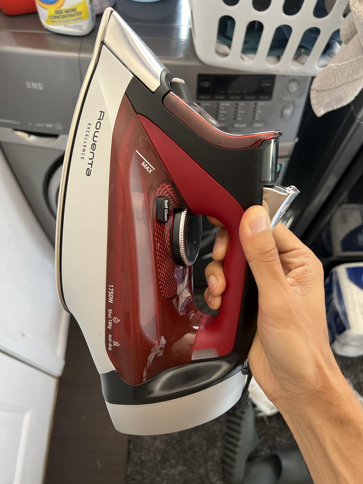 Rowenta Focus Excel Steam Iron for Clothes, Anti-Drip Protection, Iron Steamer for Clothes, 1725 Watts, DW5280, Grey customer photo 1
