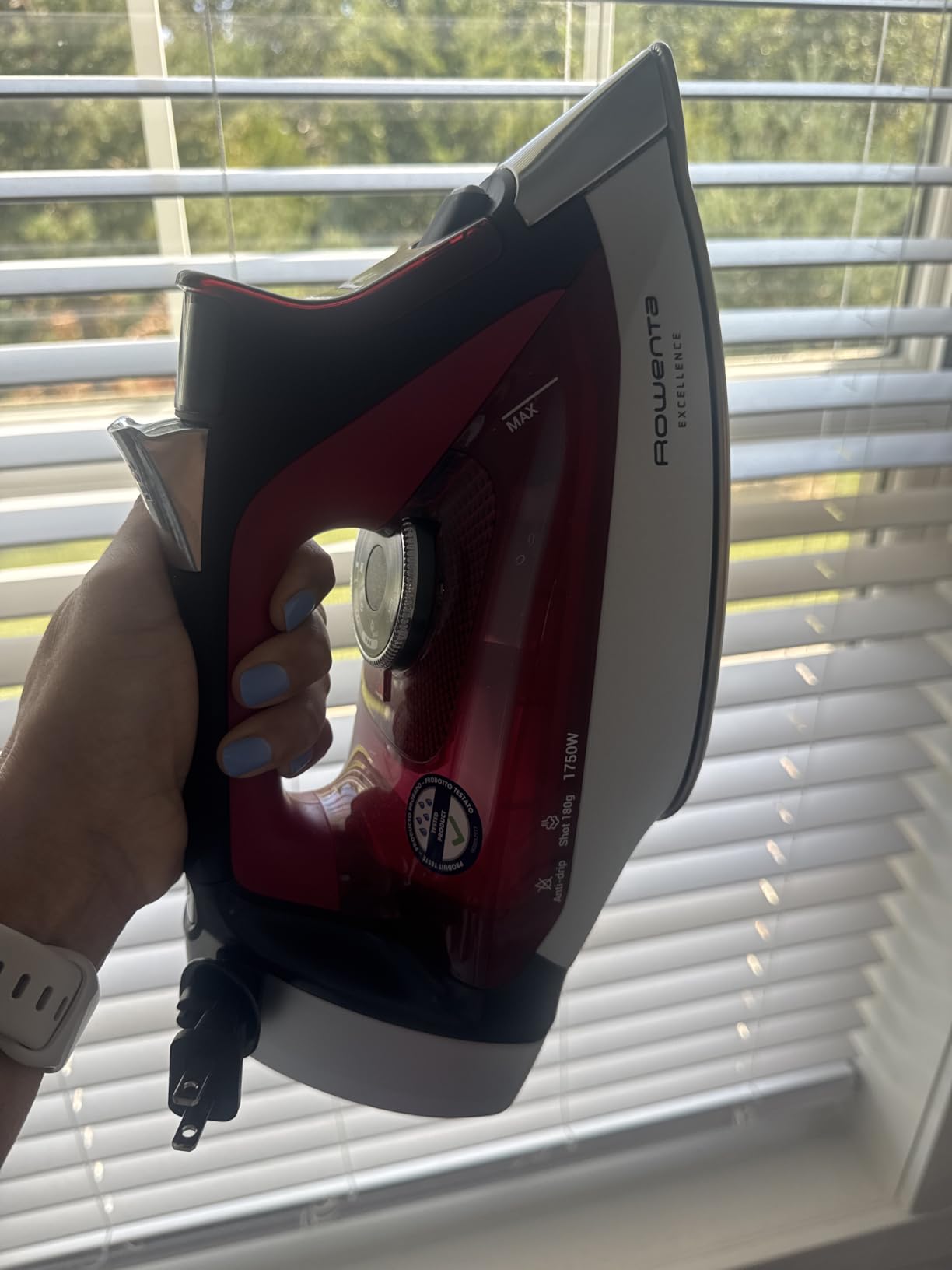 Rowenta Focus Excel Steam Iron for Clothes, Anti-Drip Protection, Iron Steamer for Clothes, 1725 Watts, DW5280, Grey customer photo 2