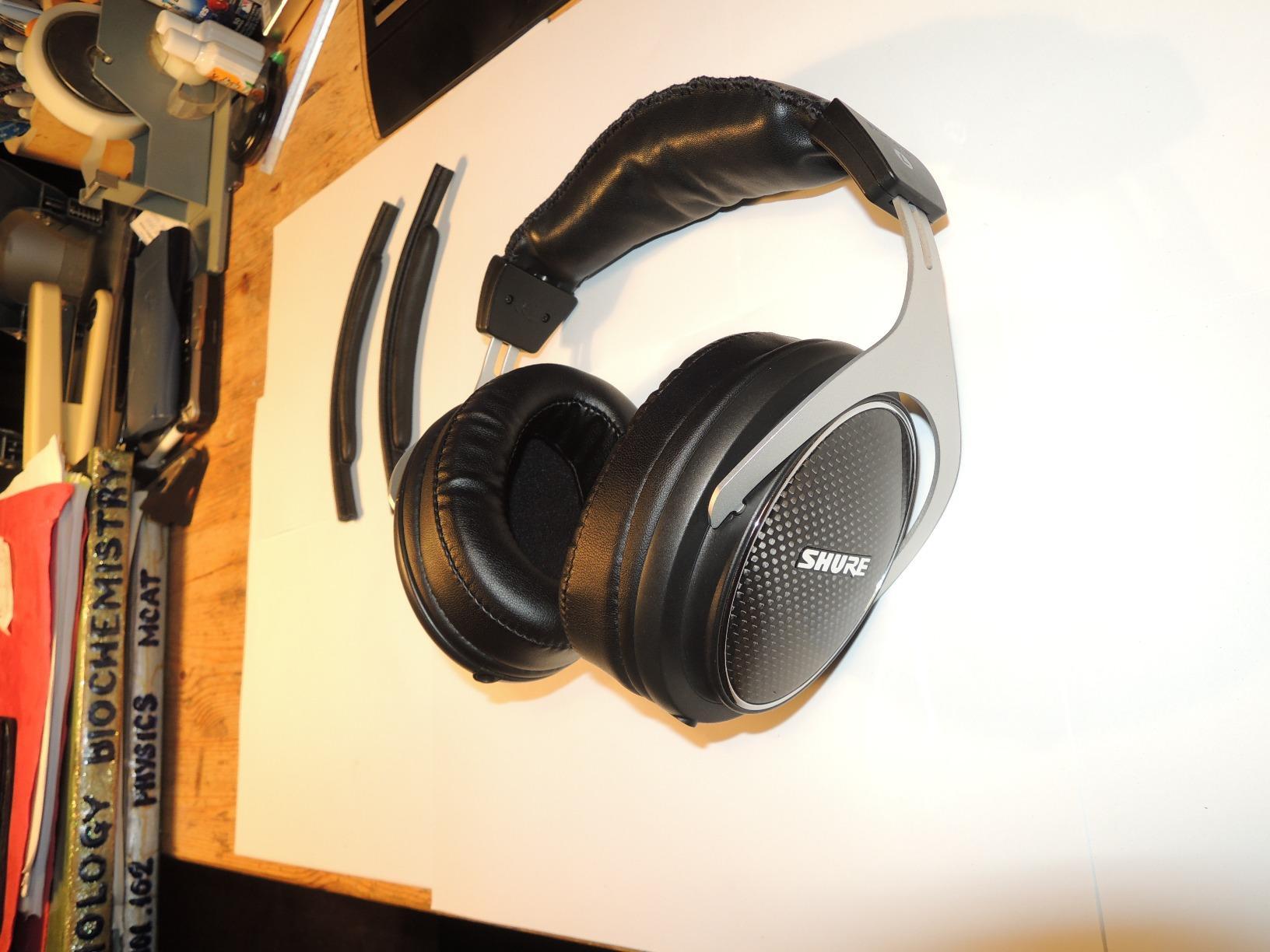 Shure SRH1540 Premium Closed-Back Headphones with Neodymium Drivers - Customer Photo 2