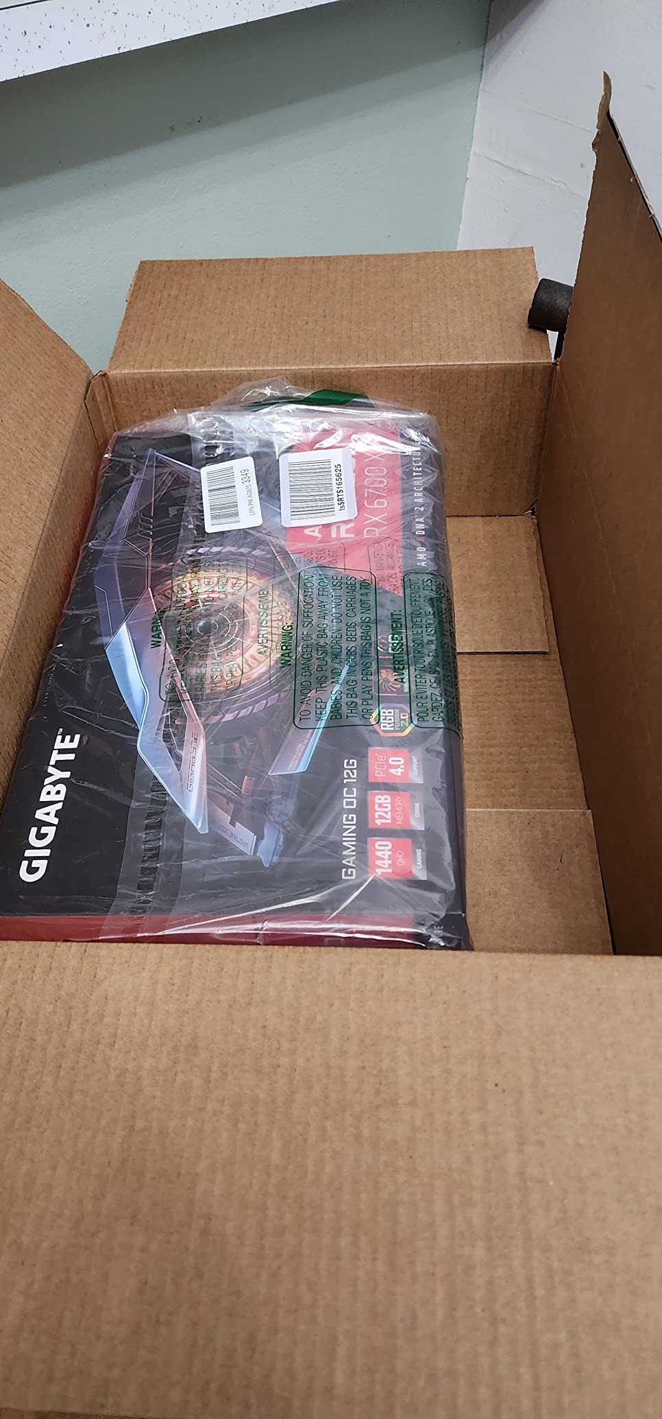 GIGABYTE Radeon RX 6700 XT Gaming OC 12G Graphics Card, WINDFORCE 3X Cooling System, 12GB 192-bit GDDR6, GV-R67XTGAMING OC-12GD Video Card Customer Review GIGABYTE Radeon RX 6700 XT Gaming OC 12G Graphics Card, WINDFORCE 3X Cooling System, 12GB 192-bit GDDR6, GV-R67XTGAMING OC-12GD Video Card - Customer Photo 2