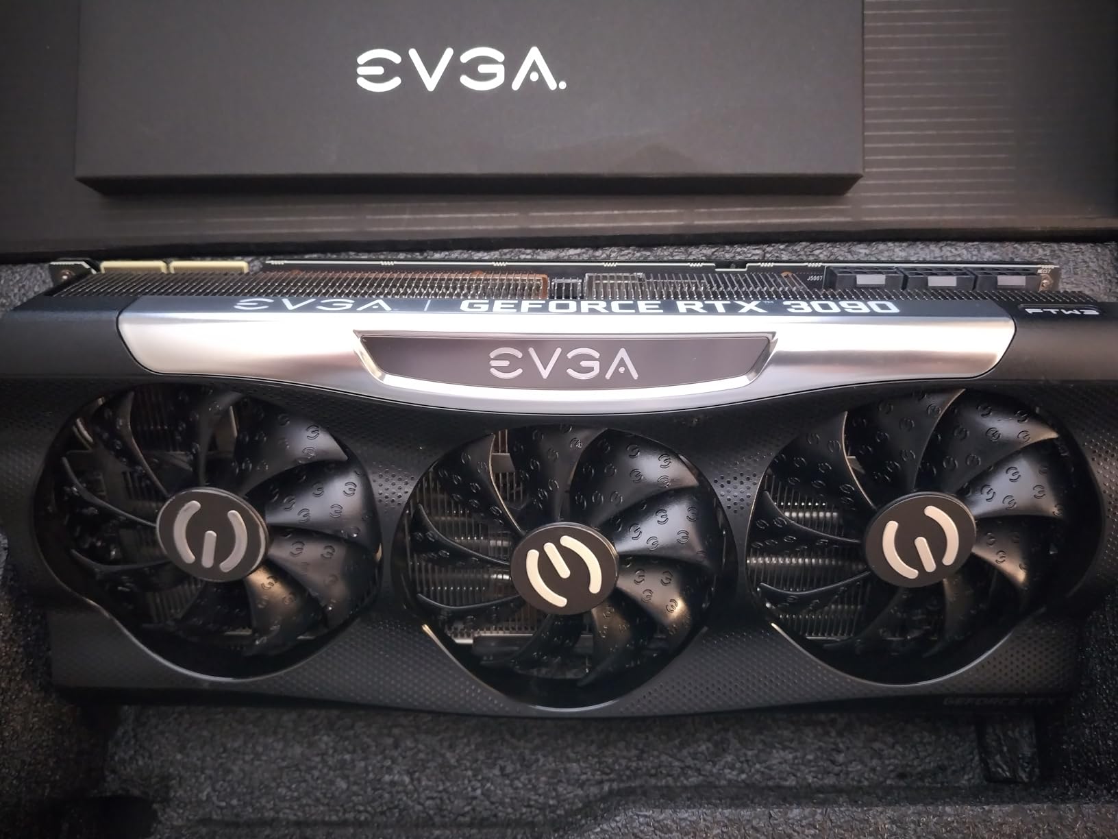EVGA GeForce RTX 3090 FTW3 Ultra Gaming, 24GB GDDR6X, 10496 CUDA Cores, 1800MHz Boost Clock, 3x Fans, ARGB LED, Metal Backplate, PCIe 4 Customer Review EVGA GeForce RTX 3090 FTW3 Ultra Gaming, 24GB GDDR6X, 10496 CUDA Cores, 1800MHz Boost Clock, 3x Fans, ARGB LED, Metal Backplate, PCIe 4 - Customer Photo 1