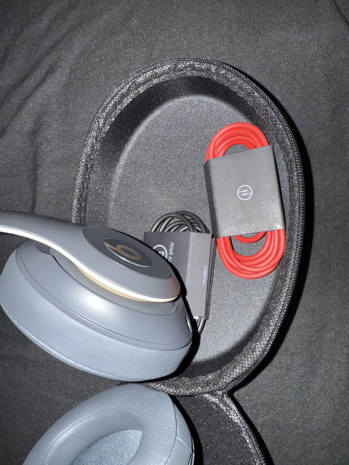 Beats Studio3 Decade Collection Wireless Over-Ear Headphones - Defiant Black/Red (Renewed) - Customer Photo 1