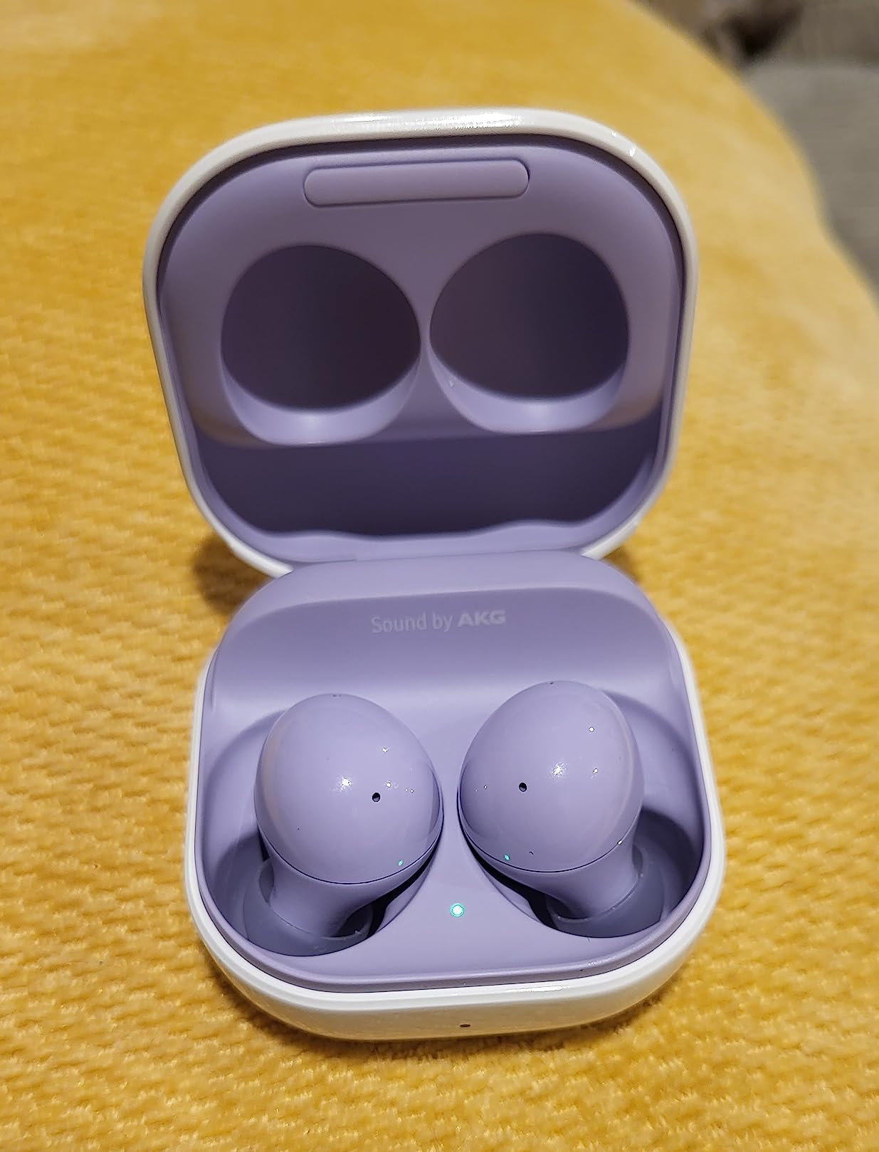 Galaxy Buds 2 True Wireless Bluetooth Earbuds, Noise Cancelling, Comfort Fit In Ear, Auto Switch Audio, Long Battery Life, Touch Control, Graphite [US Version, 1Yr Manufacturer Warranty] - Customer Photo 1