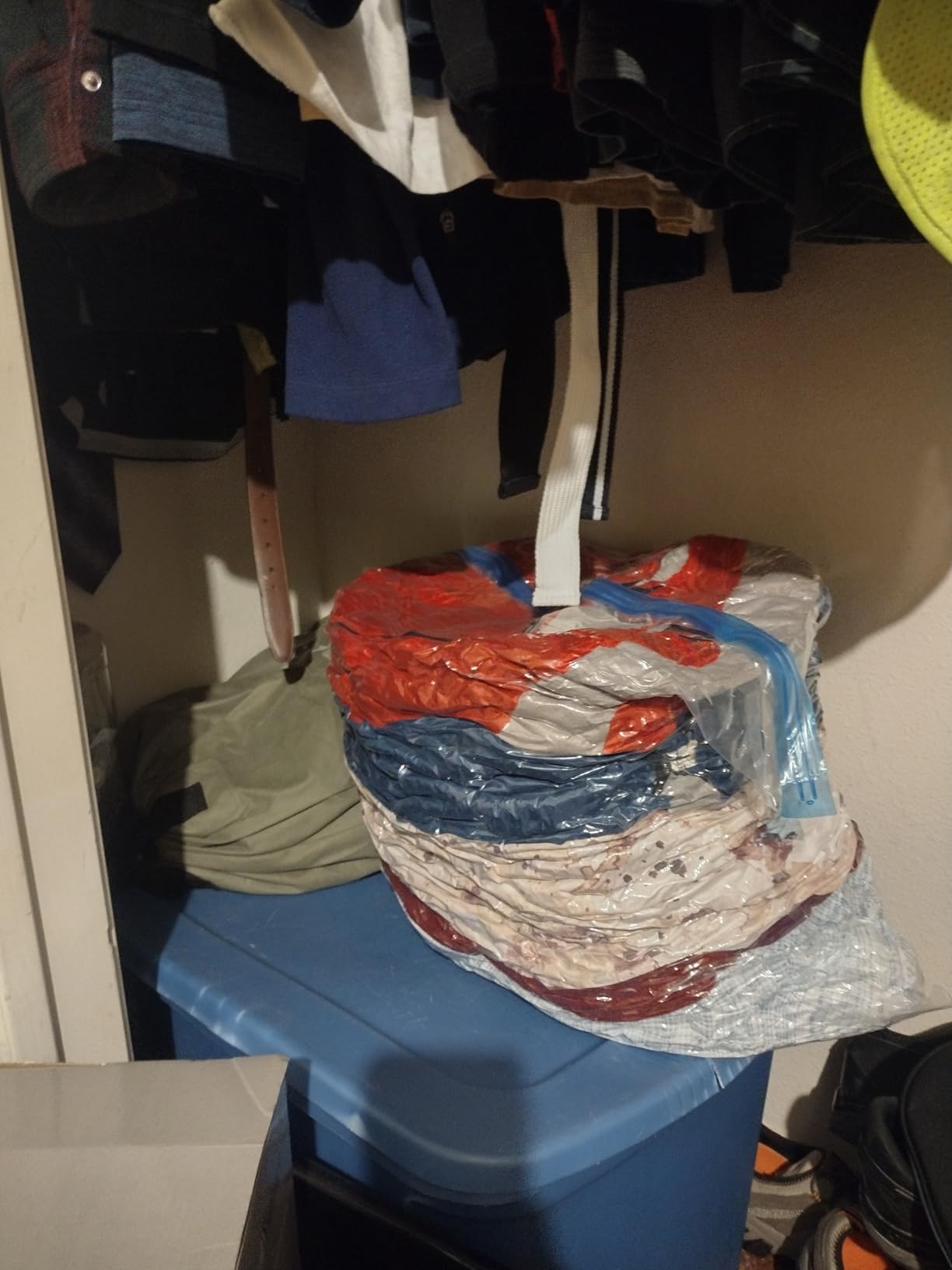 20 Pack Vacuum Storage Bags, Space Saver Bags (4 Jumbo/4 Large/4 Medium/4 Small/4 Roll) Compression for Comforters and Blankets, Sealer Clothes Storage, Hand Pump Included - Customer Photo 1