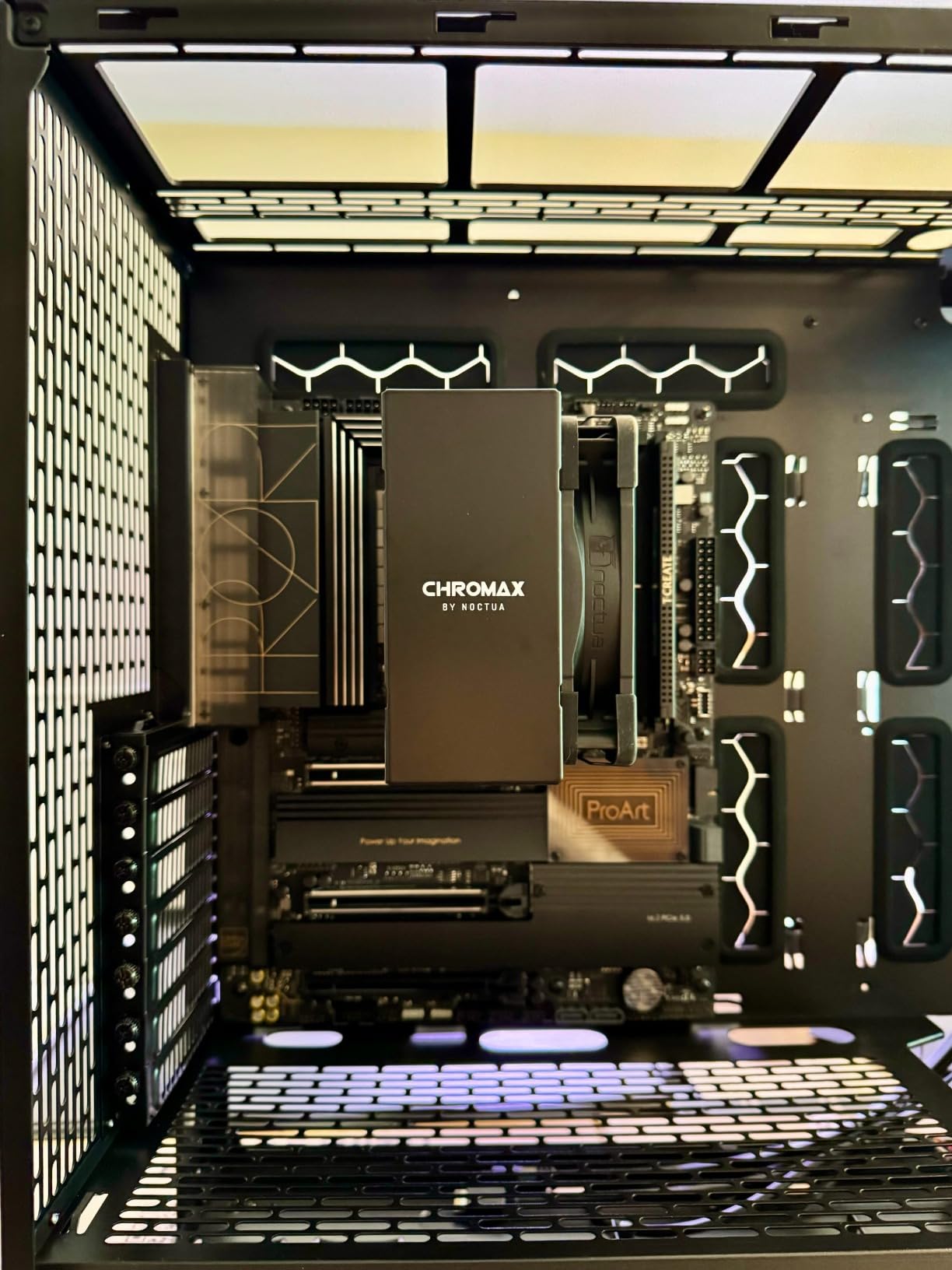 Noctua NH-U12A chromax.Black, 120mm Single-Tower CPU Cooler (Black) Customer Review Noctua NH-U12A chromax.Black, 120mm Single-Tower CPU Cooler (Black) - Customer Photo 1