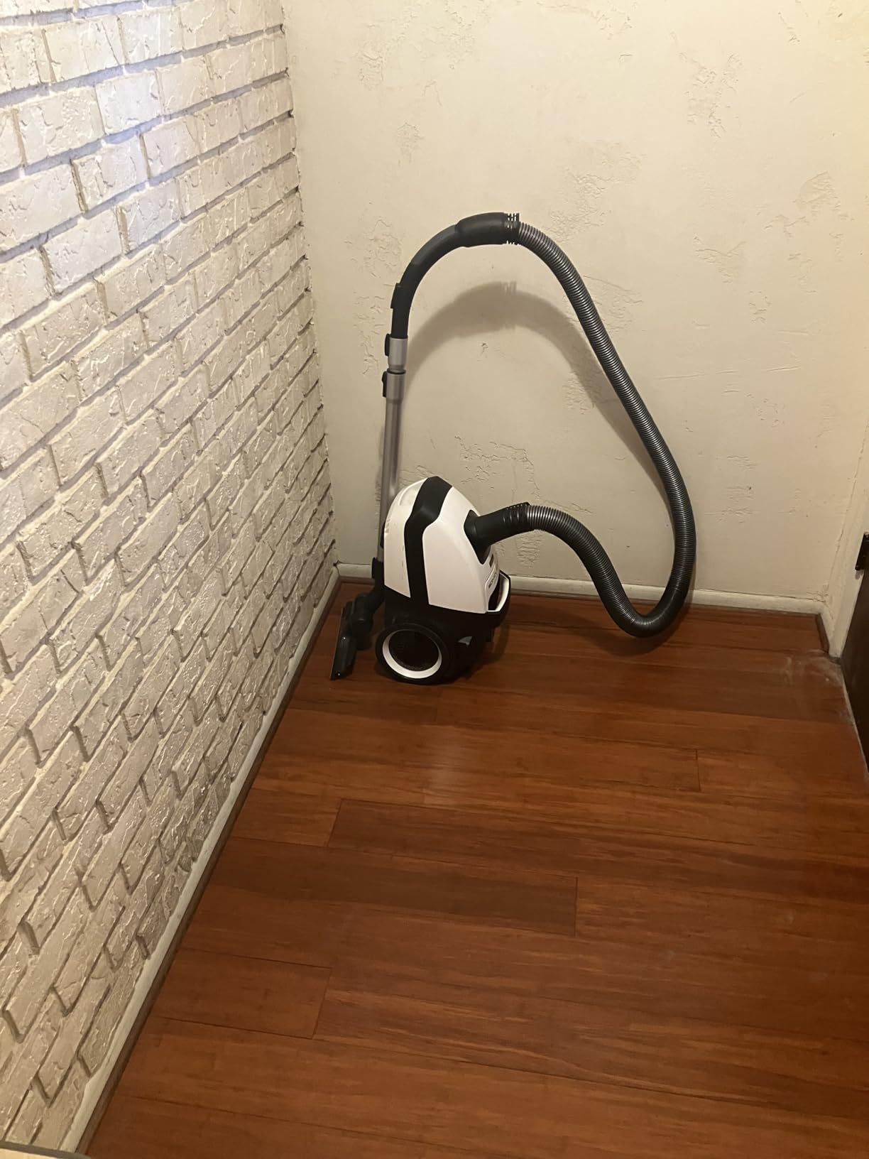 Soniclean WhisperJet C2 Canister Vacuum Cleaner - Ultra-Quiet Operation - U15 ULPA Filtration - Designed in Germany customer photo 1