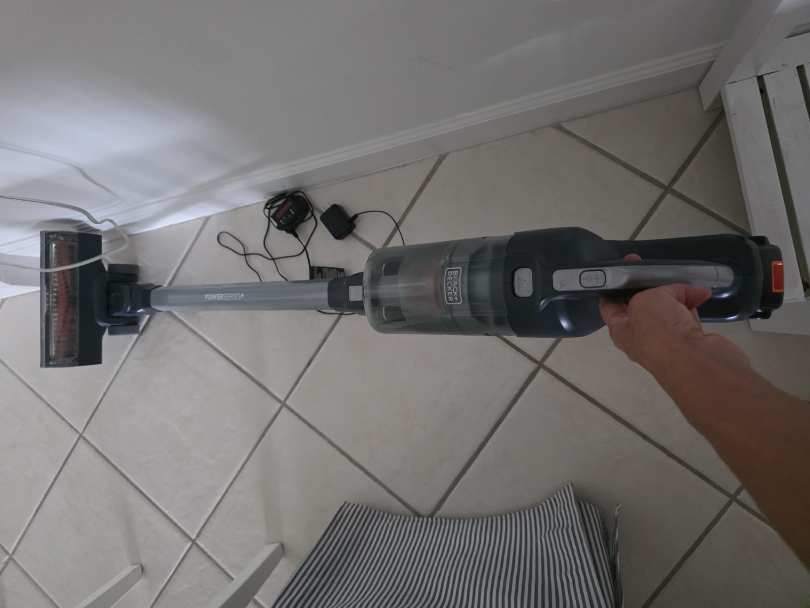 BLACK+DECKER POWERSERIES+ 20V MAX Cordless Vacuum Cleaner, Stick Vacuum Rechargeable with LED Floor Lights, Anti-Tangle Lightweight, Removable Battery (BHFEA18D1) - Customer Photo 1