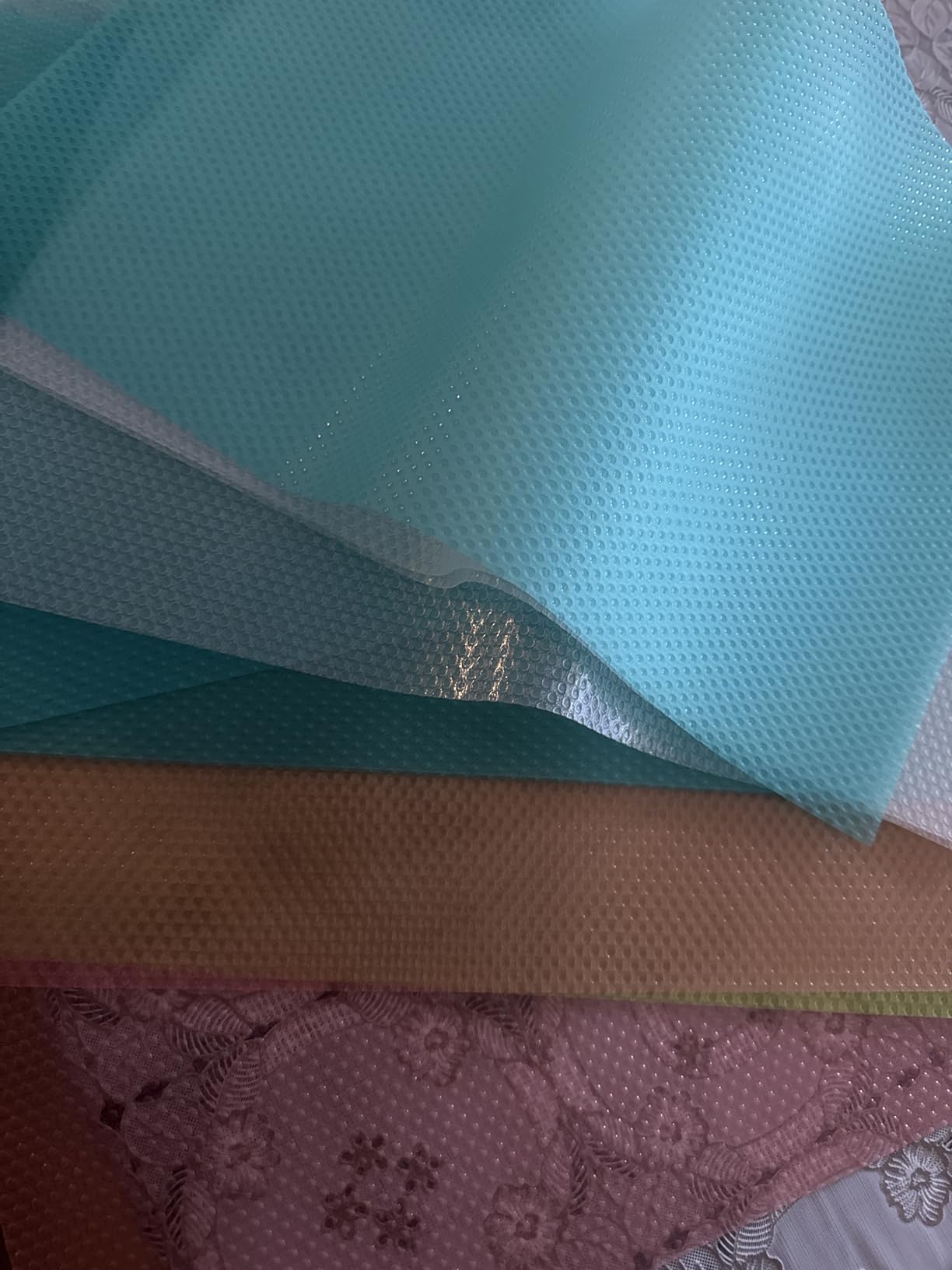 16 Pcs Refrigerator Liners Mats Washable, Refrigerator Mats Liner Waterproof Oilproof, Shinywear Fridge Liners for Shelves, Cover Pads for Freezer Glass Shelf Cupboard Cabinet Drawer (4 Color Mixed) Customer Review 16 Pcs Refrigerator Liners Mats Washable, Refrigerator Mats Liner Waterproof Oilproof, Shinywear Fridge Liners for Shelves, Cover Pads for Freezer Glass Shelf Cupboard Cabinet Drawer (4 Color Mixed) - Customer Photo 1