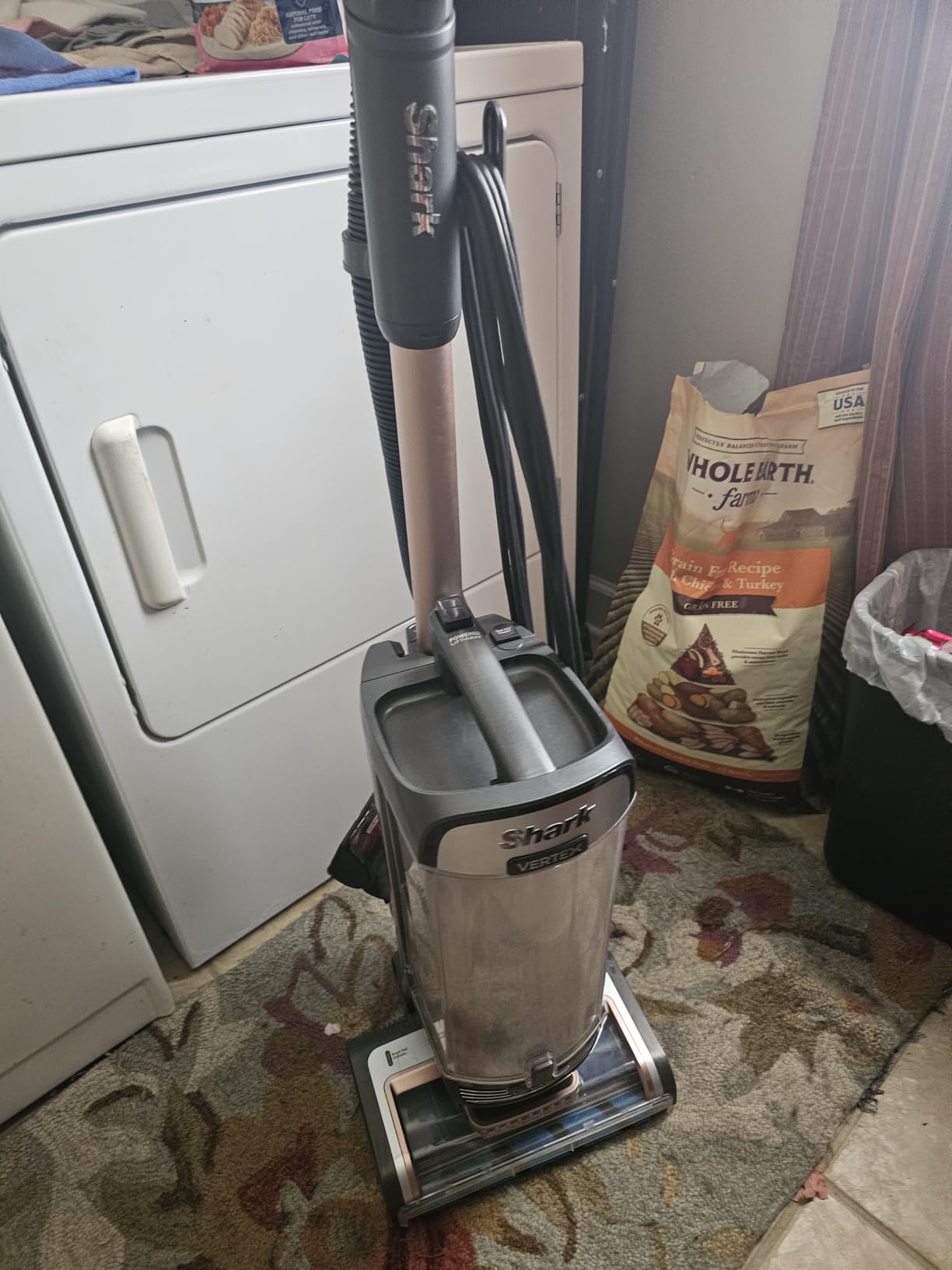 Shark Upright Vacuum, Stratos with DuoClean PowerFins, HairPro, Powered Lift-Away, Self-Cleaning Brushroll, & Odor Neutralizer Technology, Navy, AZ3002 customer photo 1