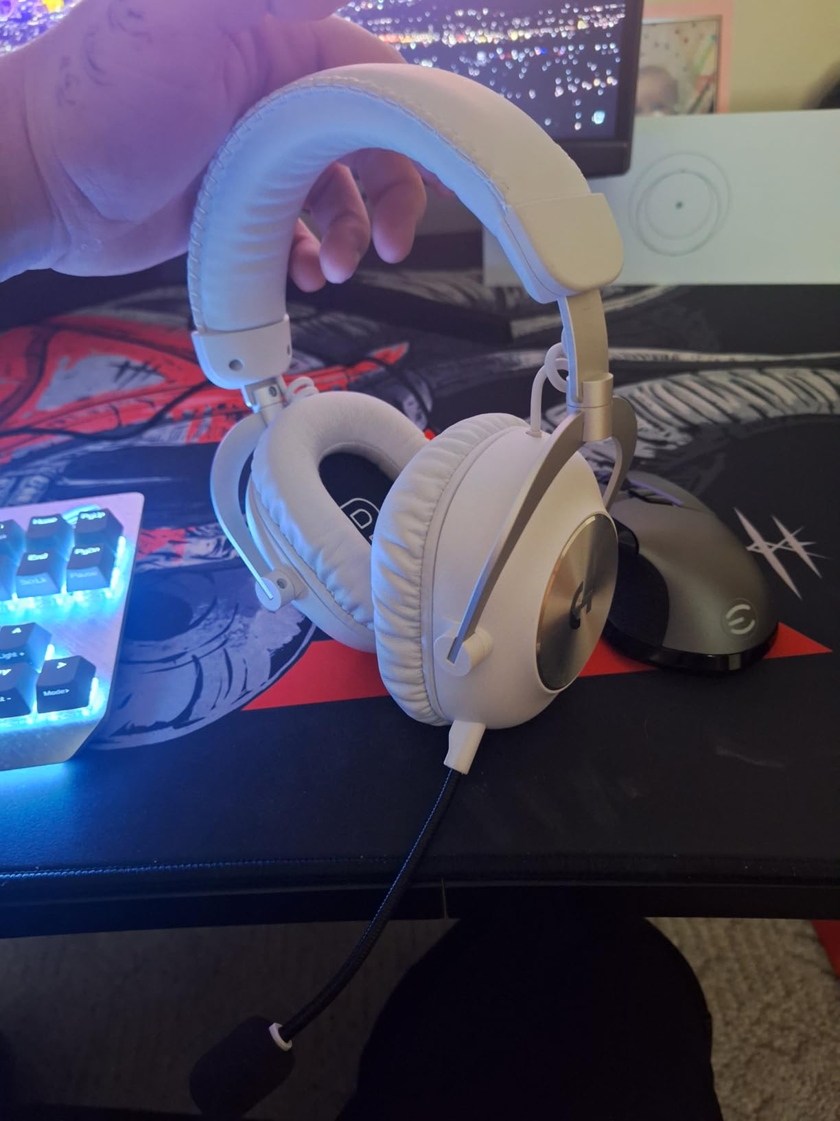 Logitech G PRO X 2 Lightspeed Wireless Gaming Headset: Wireless Gaming Headphones with Mic, 50mm Graphene Drivers, 2.02.0—7.1 Surround, Bluetooth/USB/3.5mm Aux, for PS4/PS5/PC/Nintendo Switch - Black Customer Review Logitech G PRO X 2 Lightspeed Wireless Gaming Headset: Wireless Gaming Headphones with Mic, 50mm Graphene Drivers, 2.02.0—7.1 Surround, Bluetooth/USB/3.5mm Aux, for PS4/PS5/PC/Nintendo Switch - Black - Customer Photo 1