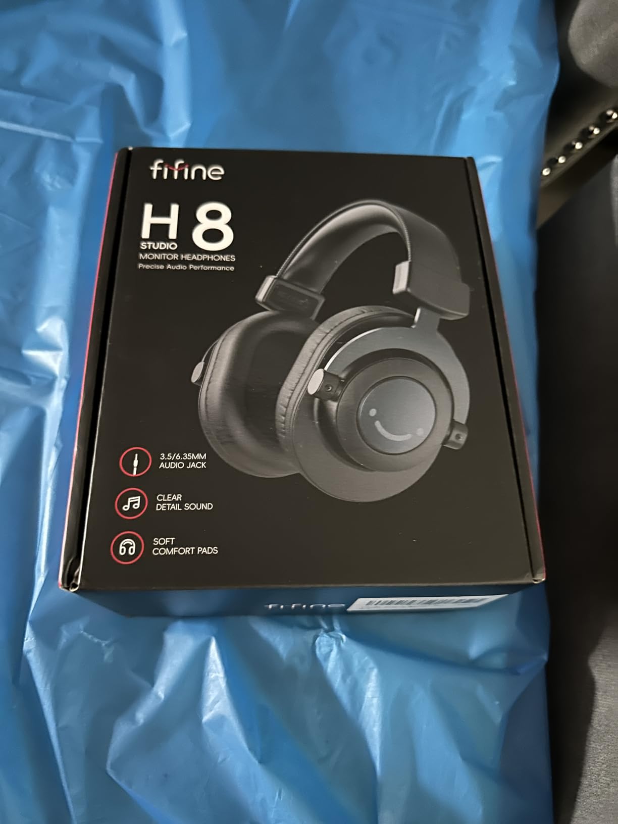 FIFINE Studio Monitor Headphones for Recording-Over Ear Wired Headphones for Podcast Monitoring, Streaming Comfortable Equipment with Detachable Cables 3.5mm or 6.35mm Jack, Black, on PC/Mixer-H8 - Customer Photo 1
