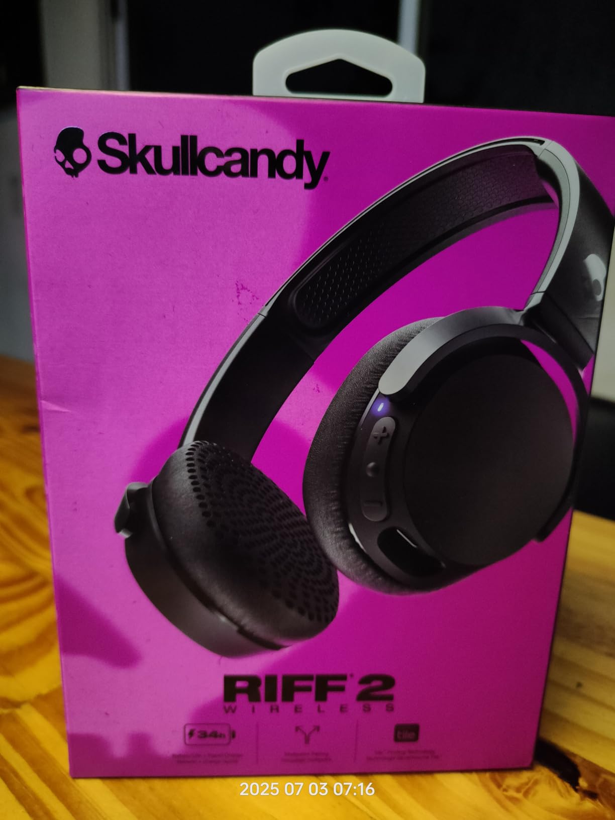 Skullcandy Riff 2 Wireless On-Ear Bluetooth Headphones, Up to 34 Hrs Battery, Foldable Lightweight Design, Convenient for Travel with Backup 3.5mm AUX Cable, Microphone for iPhone Android - True Black Customer Review Skullcandy Riff 2 Wireless On-Ear Bluetooth Headphones, Up to 34 Hrs Battery, Foldable Lightweight Design, Convenient for Travel with Backup 3.5mm AUX Cable, Microphone for iPhone Android - True Black - Customer Photo 2