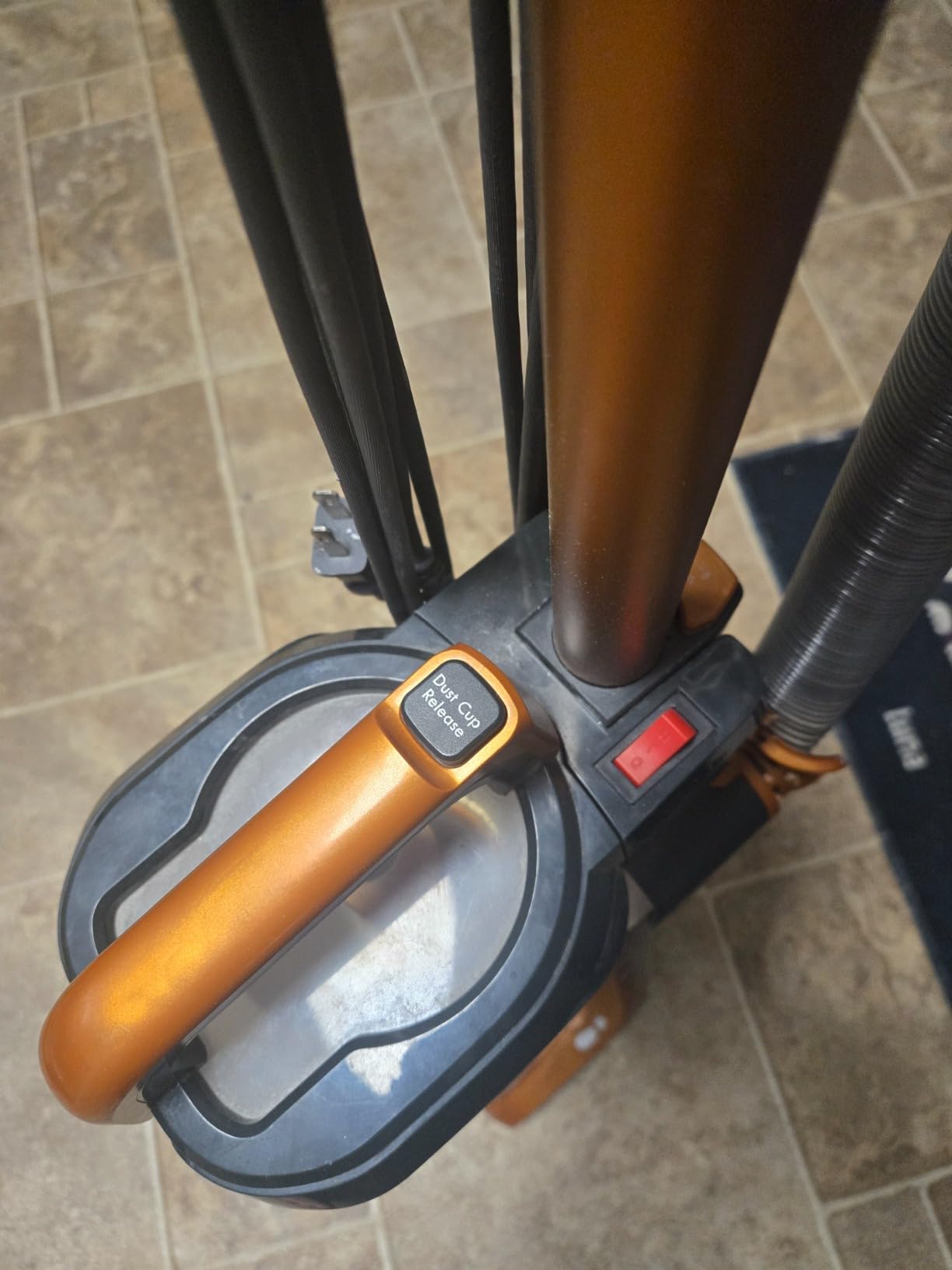 Kenmore DU4080 Featherlite Lift-Up Bagless Upright Vacuum 2-Motor Power Suction Lightweight Carpet Cleaner with HEPA Filter, 2 Cleaning Tools for Pet Hair, Hard Floor, Orange Customer Review Kenmore DU4080 Featherlite Lift-Up Bagless Upright Vacuum 2-Motor Power Suction Lightweight Carpet Cleaner with HEPA Filter, 2 Cleaning Tools for Pet Hair, Hard Floor, Orange - Customer Photo 2